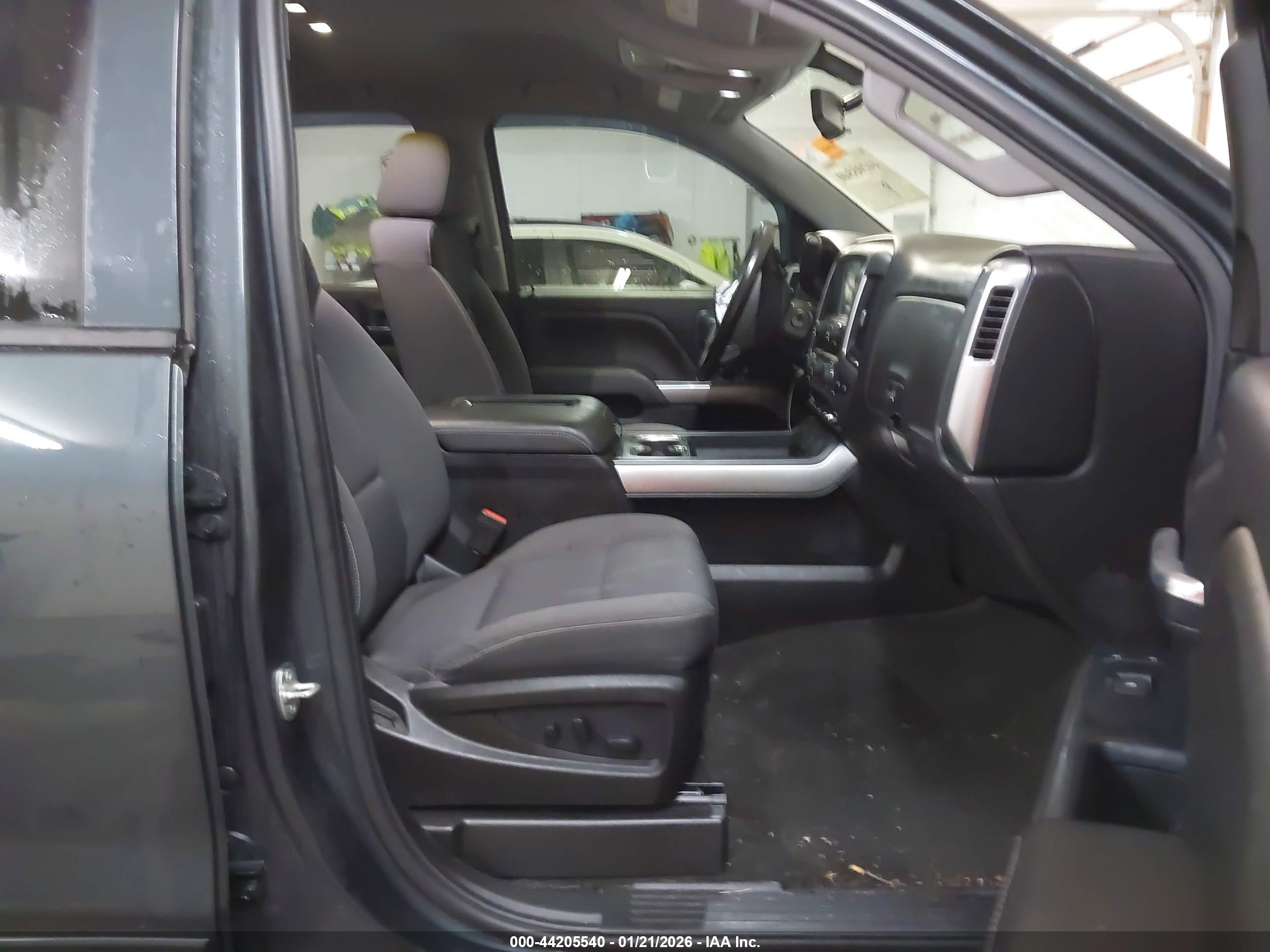 CHEVROLET SILVERADO image 5
