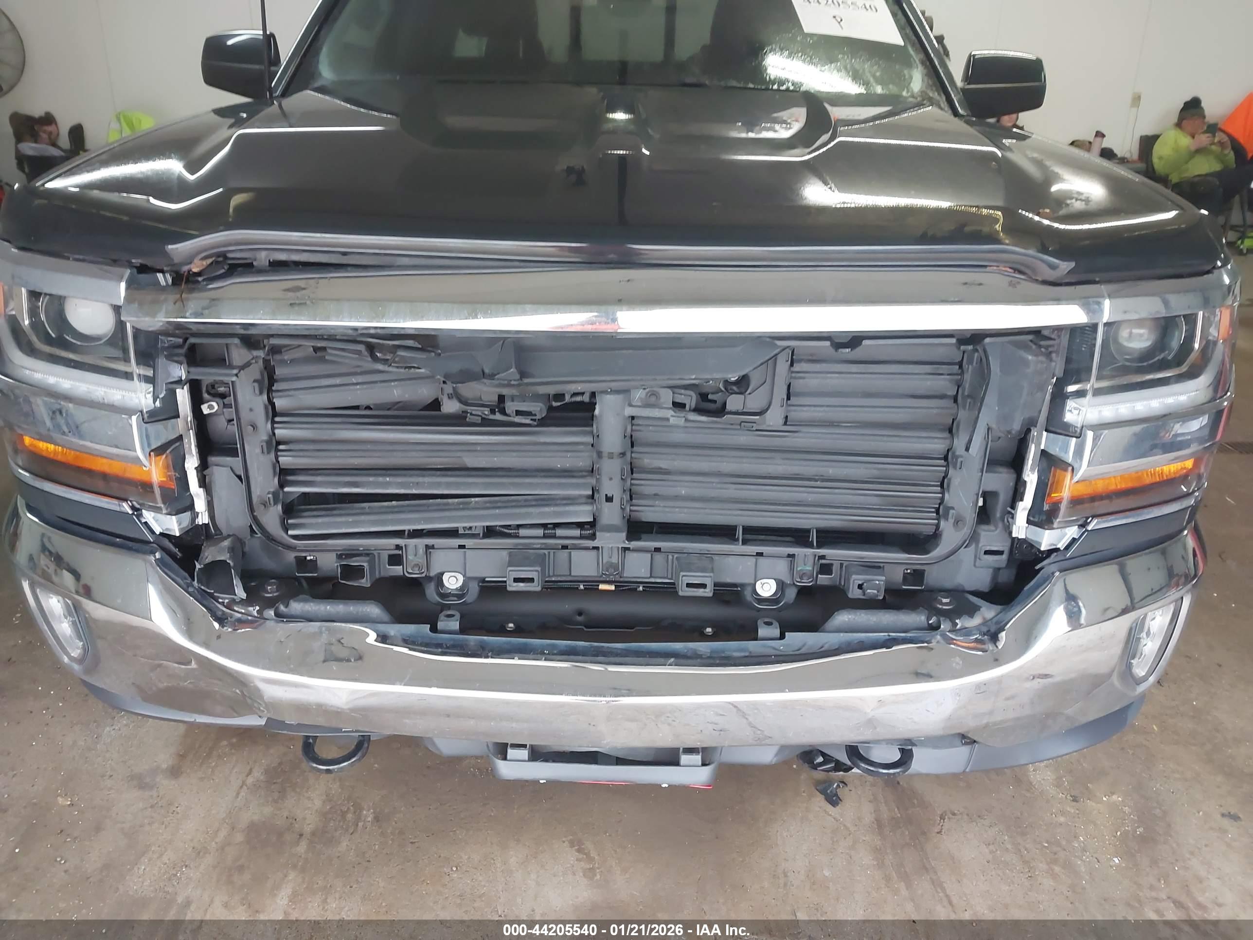 CHEVROLET SILVERADO image 6