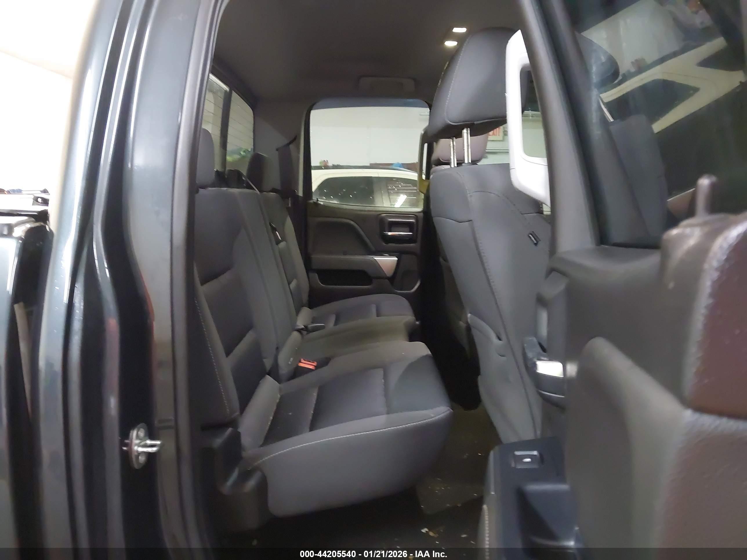 CHEVROLET SILVERADO image 8