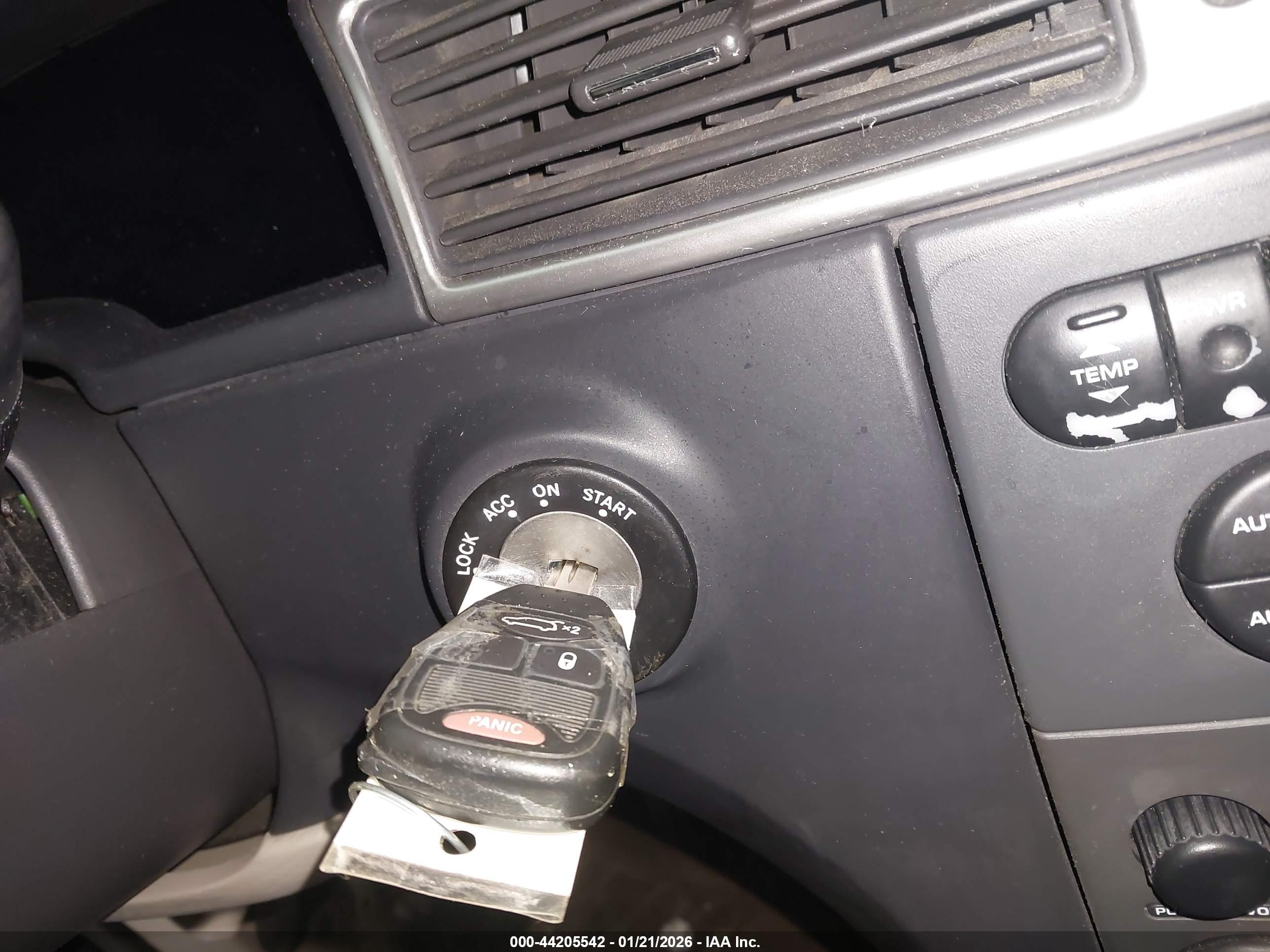 CHRYSLER PACIFICA image 11