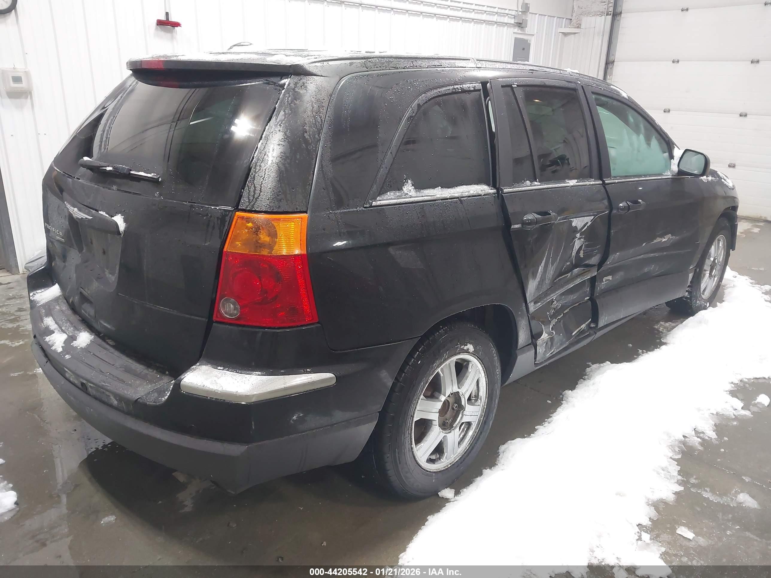 CHRYSLER PACIFICA image 4