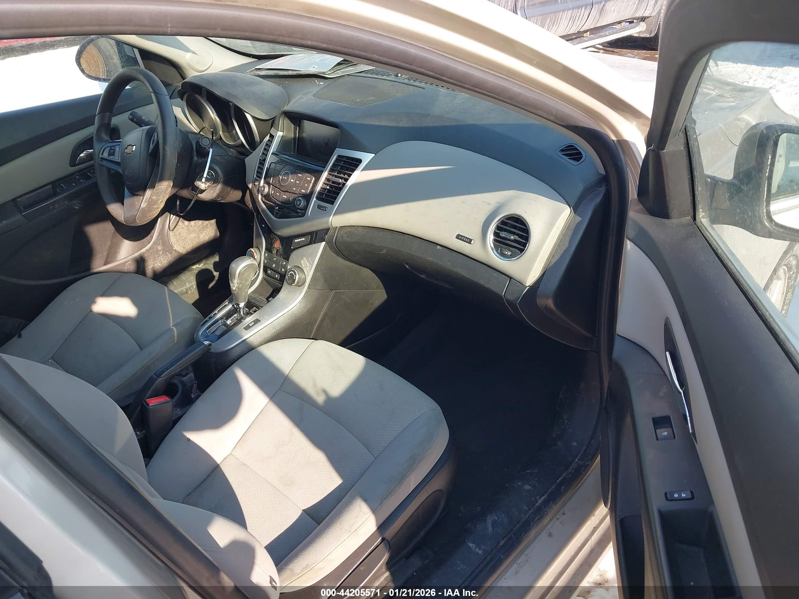 CHEVROLET CRUZE image 5