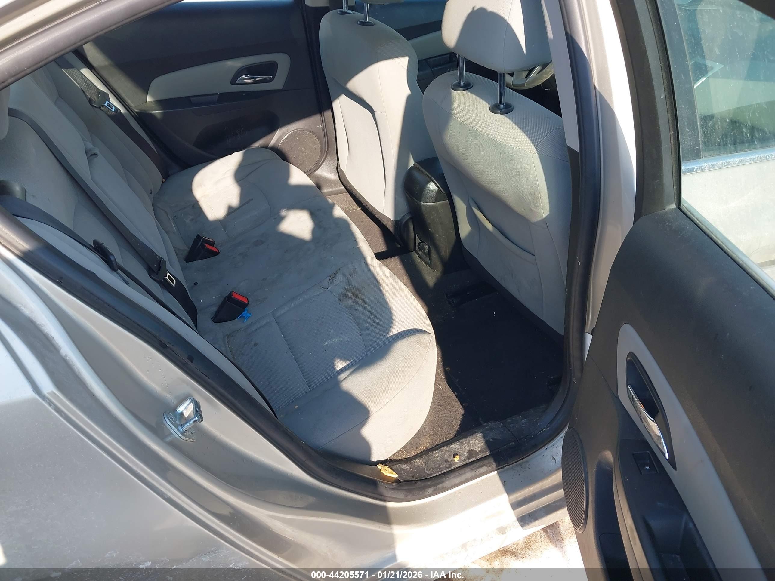 CHEVROLET CRUZE image 8