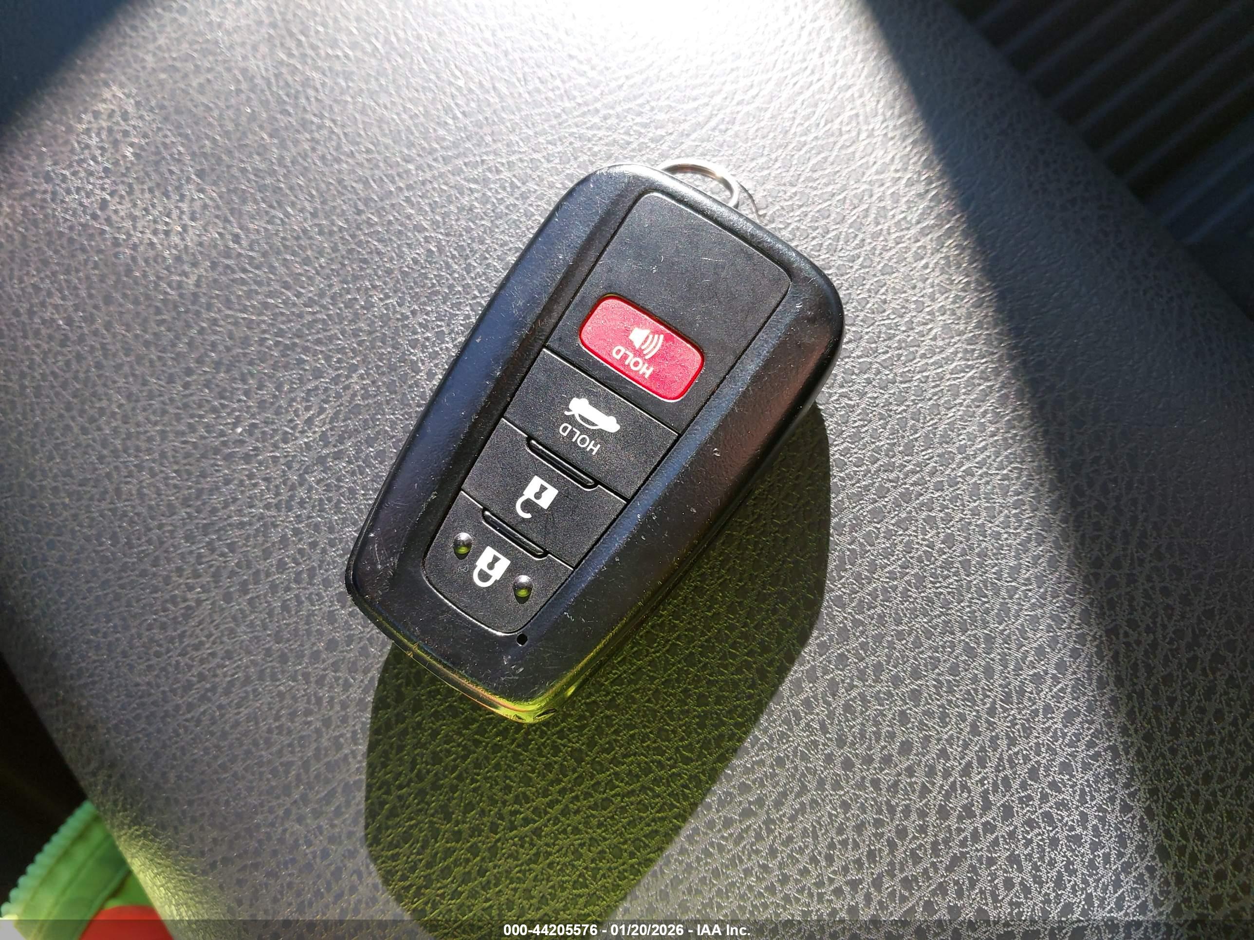 TOYOTA CAMRY image 11