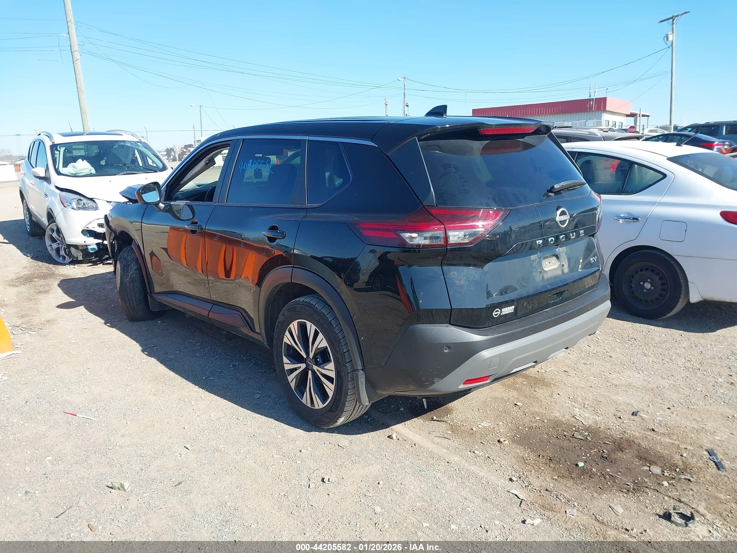 NISSAN ROGUE image 3
