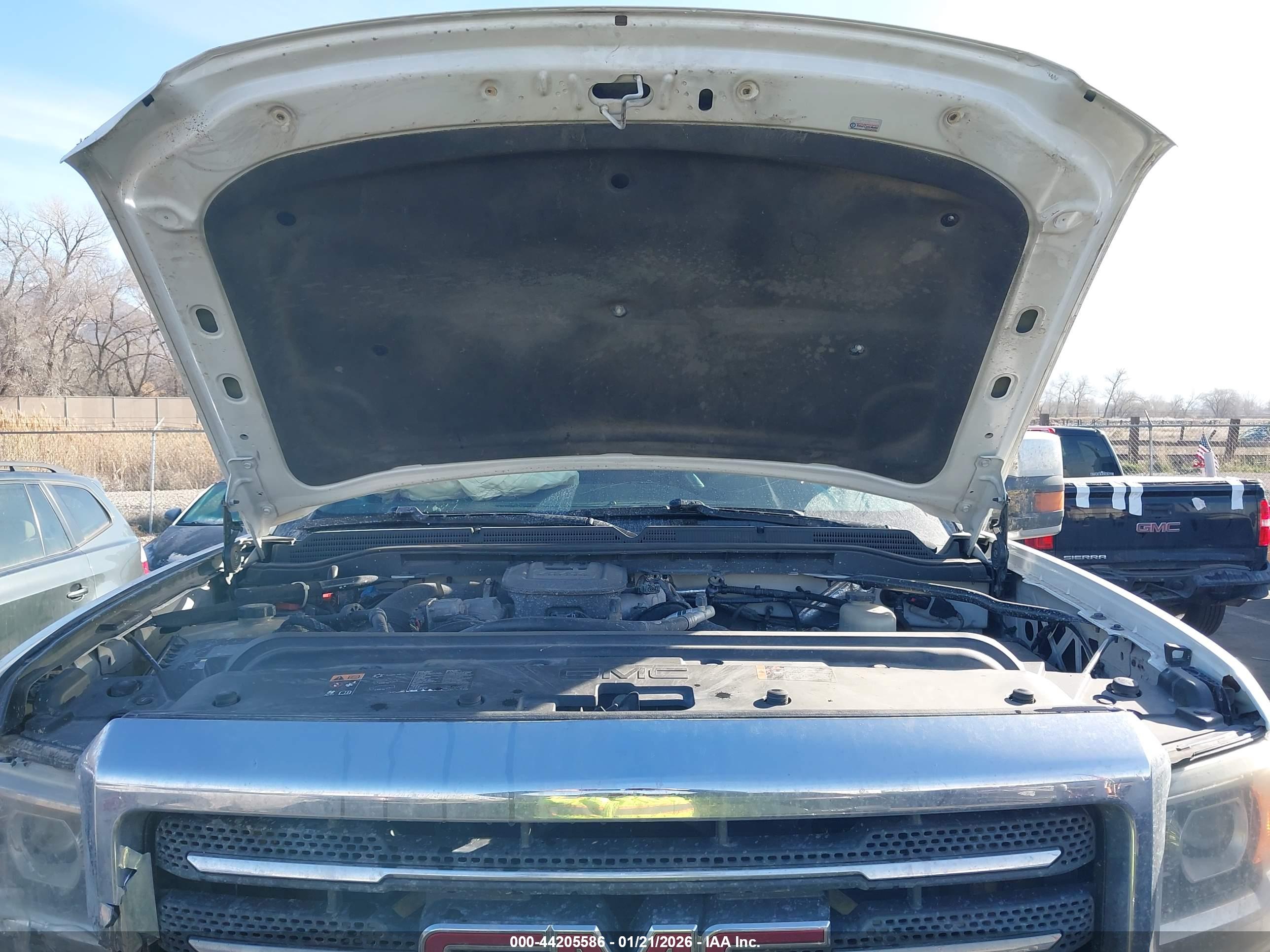 GMC SIERRA image 10