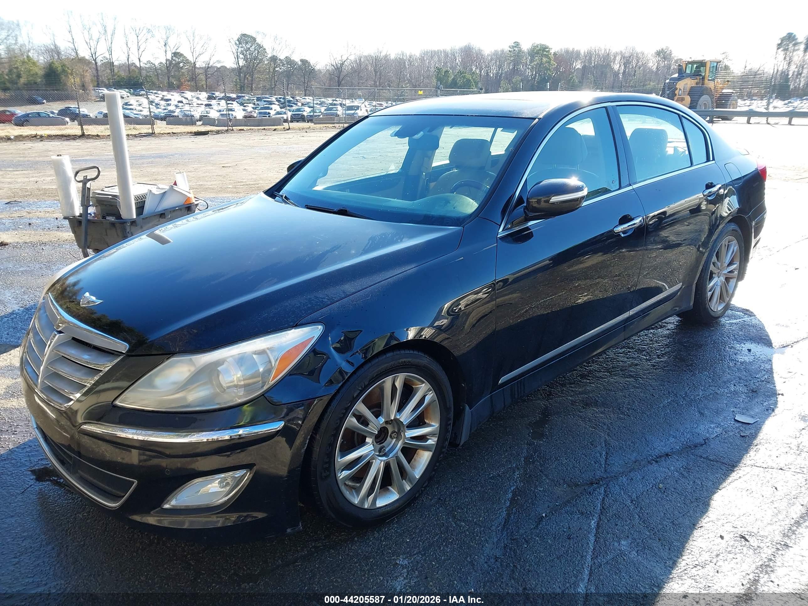 HYUNDAI GENESIS image 2