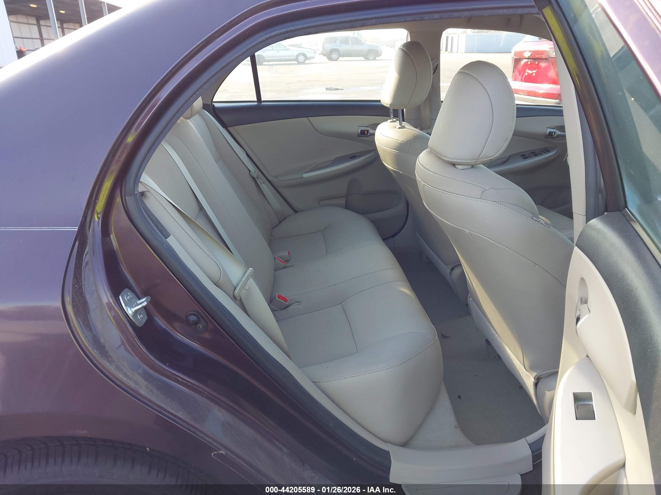 TOYOTA COROLLA image 8