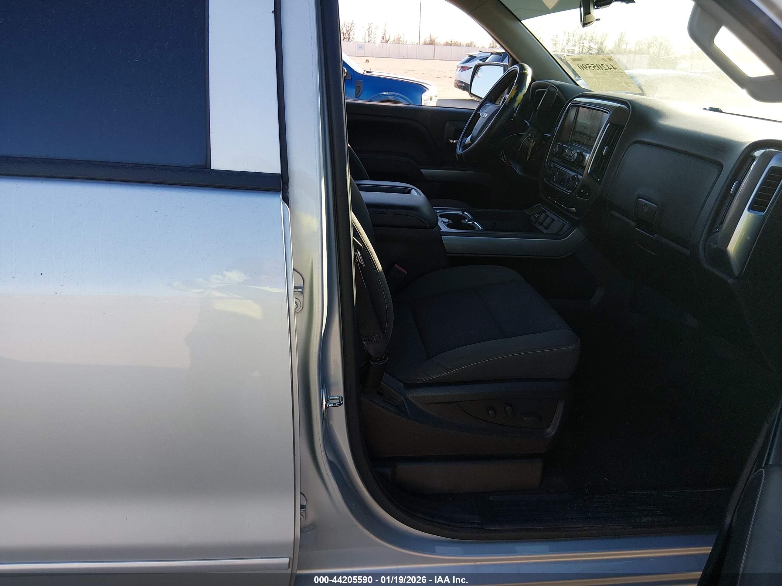 CHEVROLET SILVERADO image 5