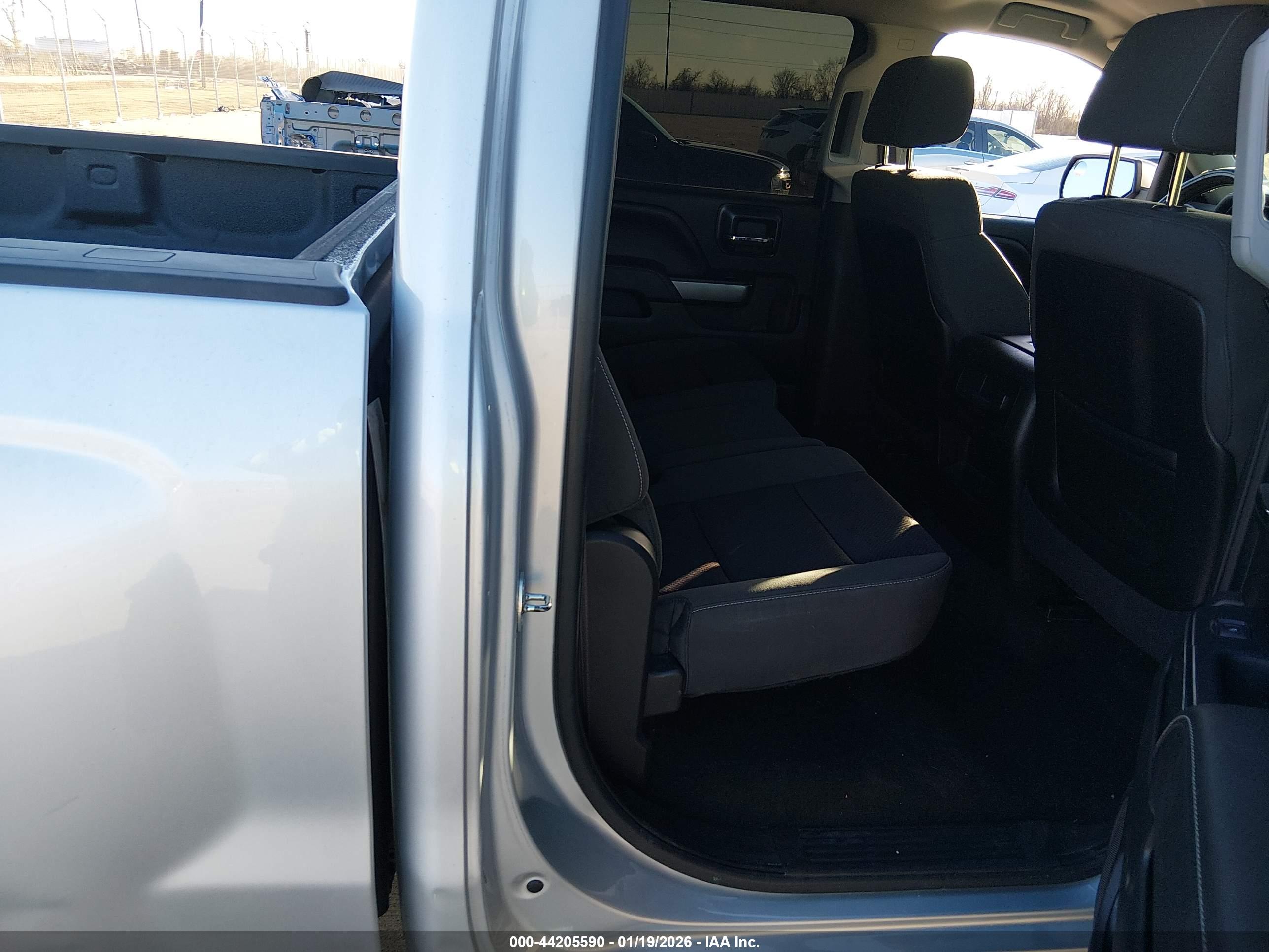 CHEVROLET SILVERADO image 8