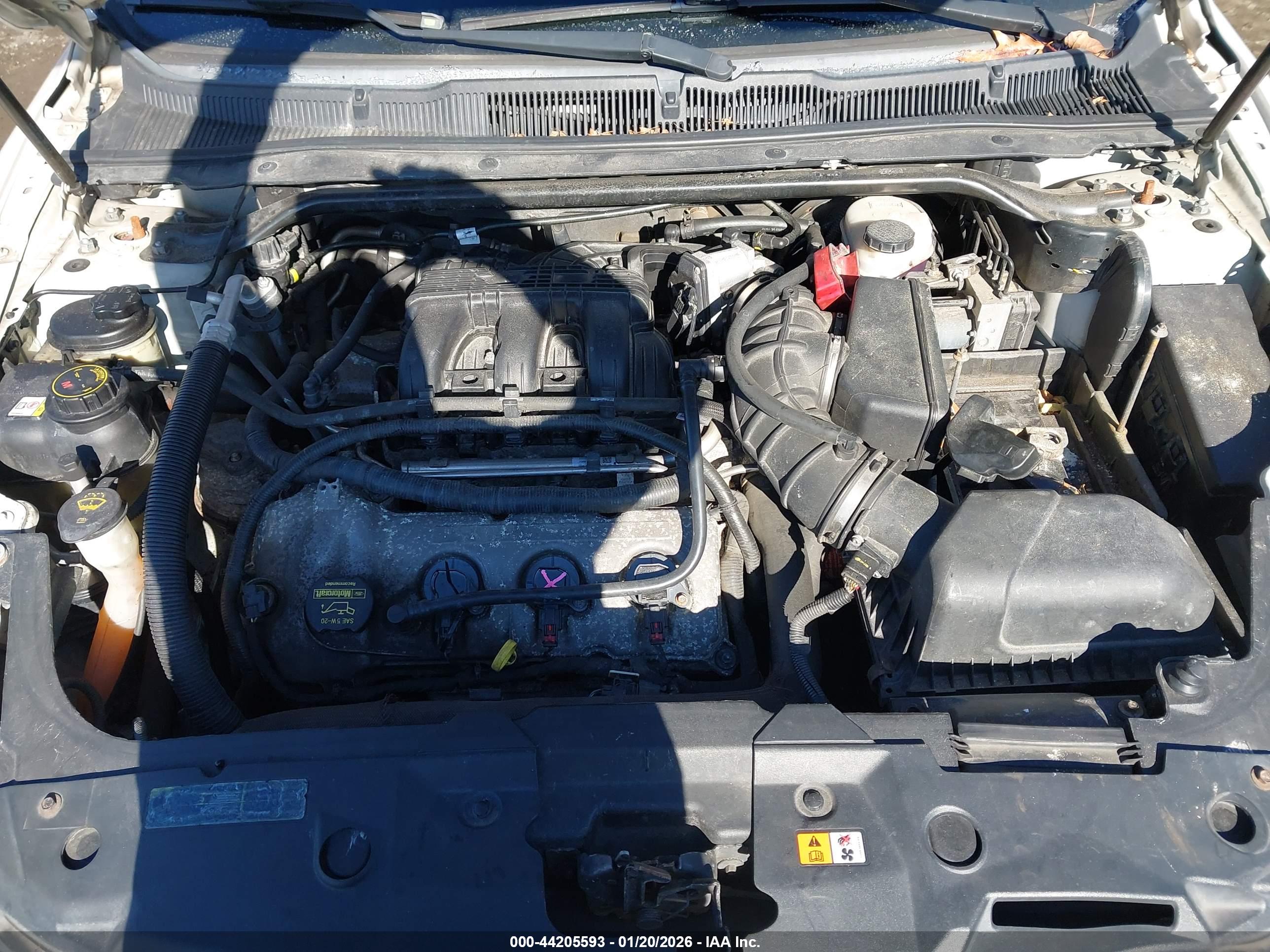 FORD TAURUS image 10