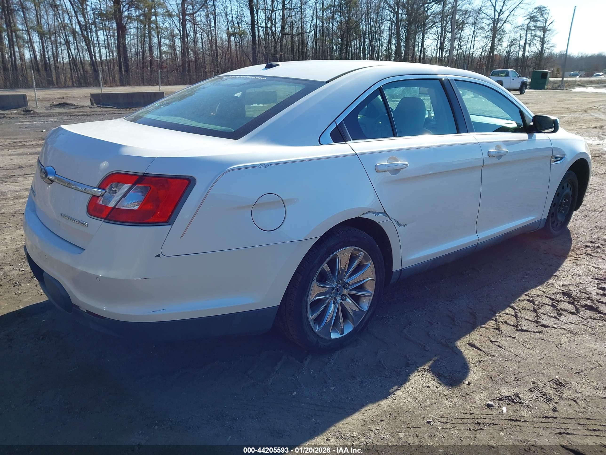 FORD TAURUS image 4