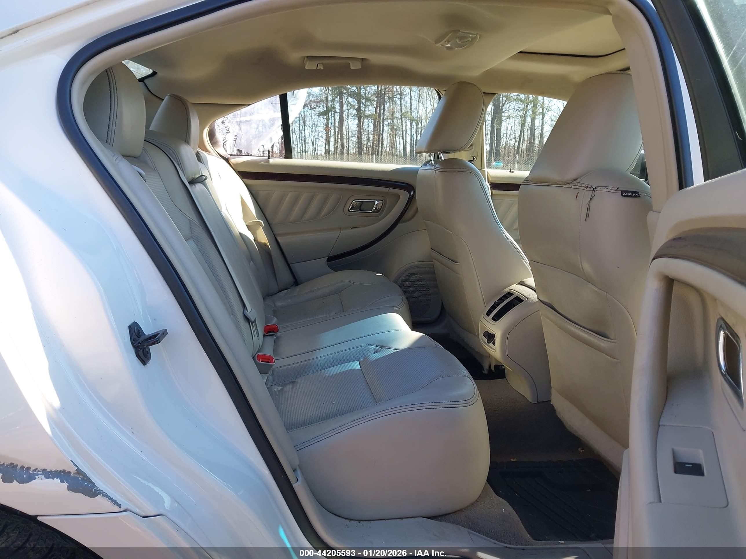 FORD TAURUS image 8