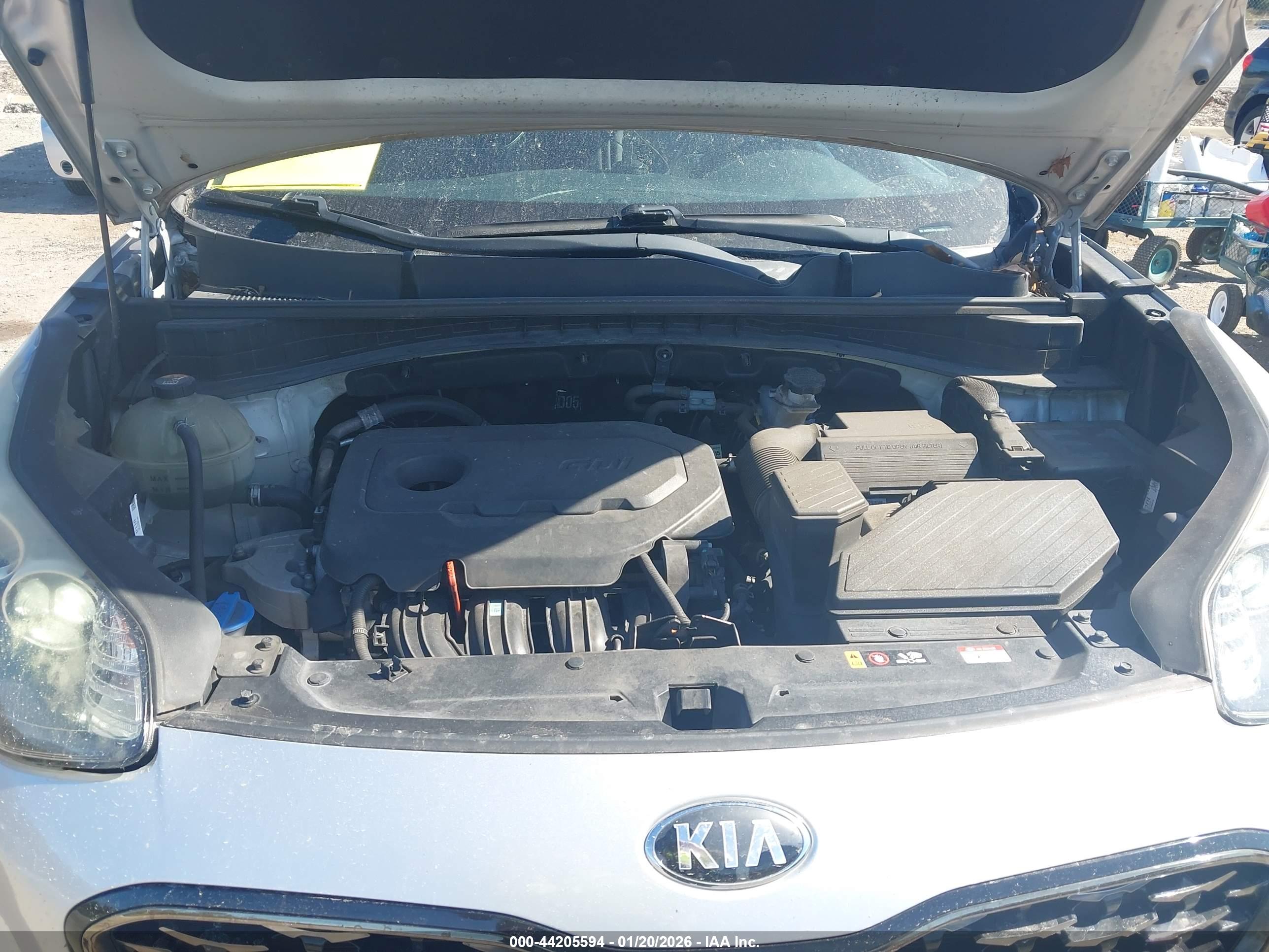 KIA SPORTAGE image 10