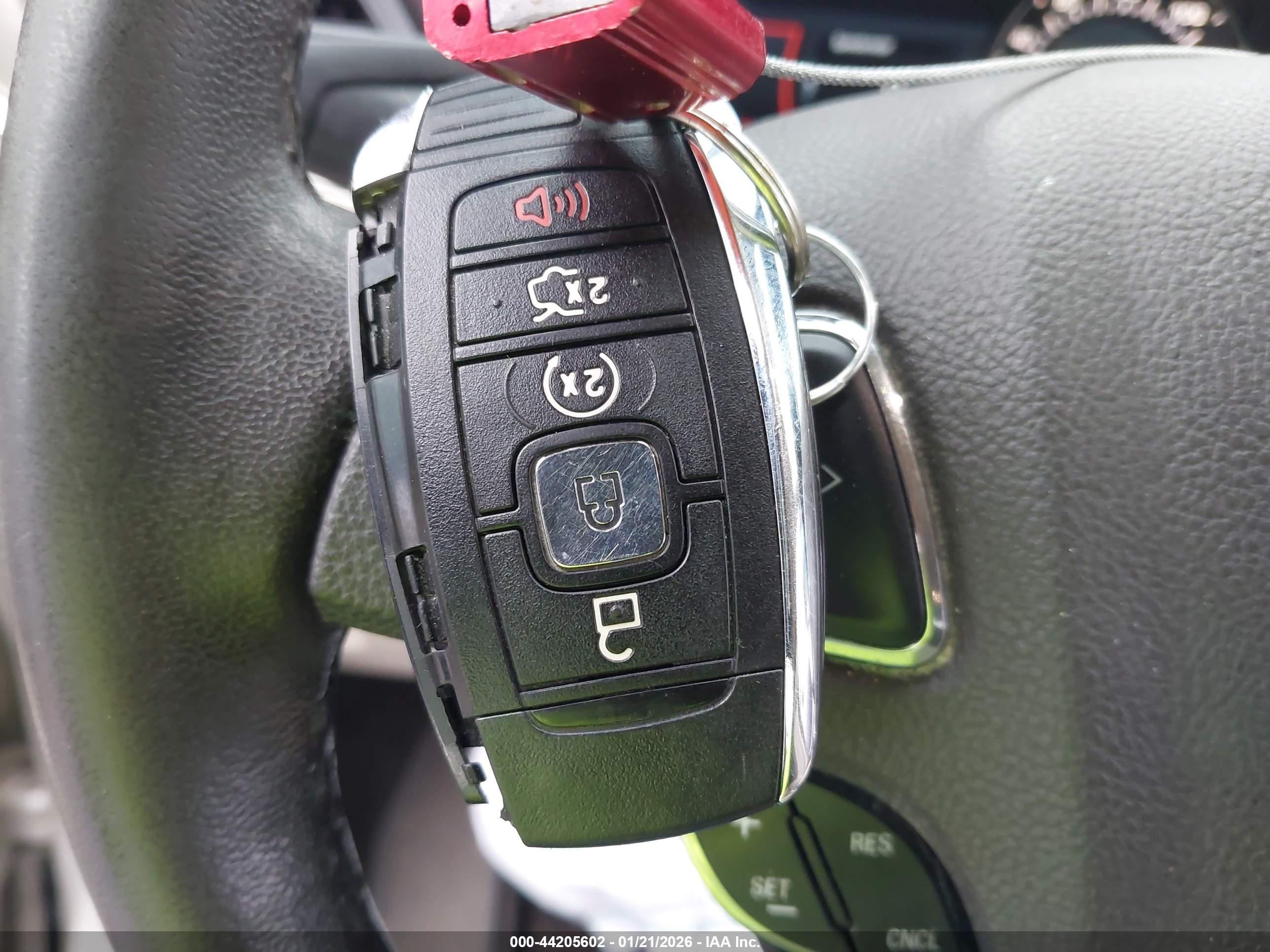 LINCOLN MKC image 11