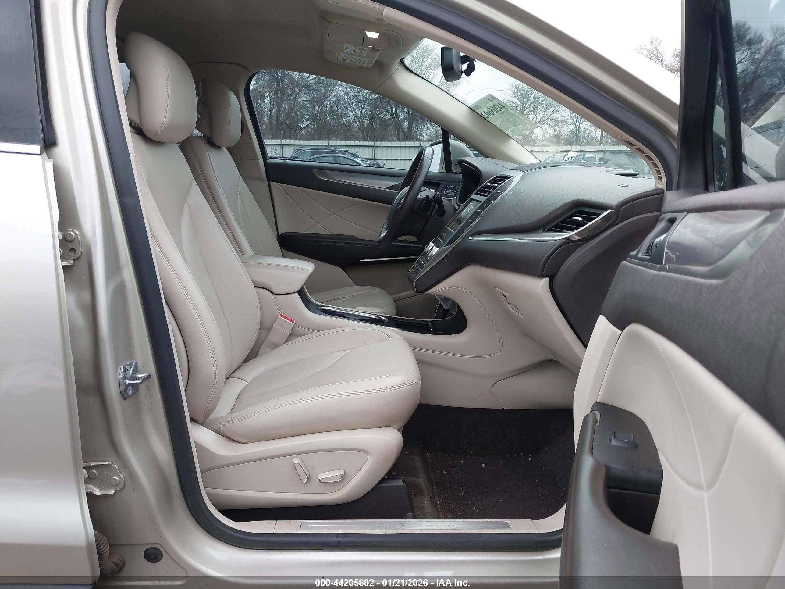 LINCOLN MKC image 5