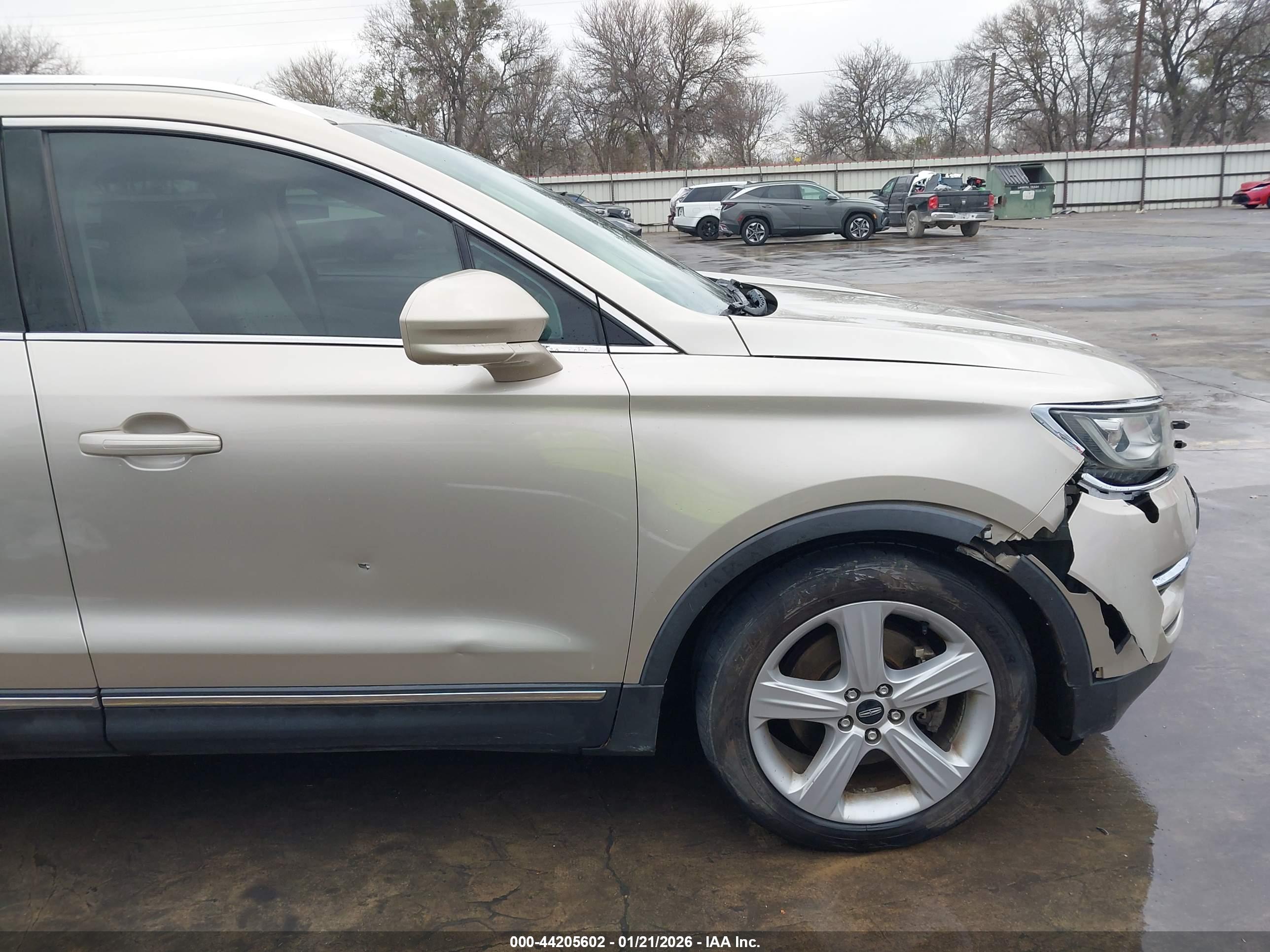 LINCOLN MKC image 6