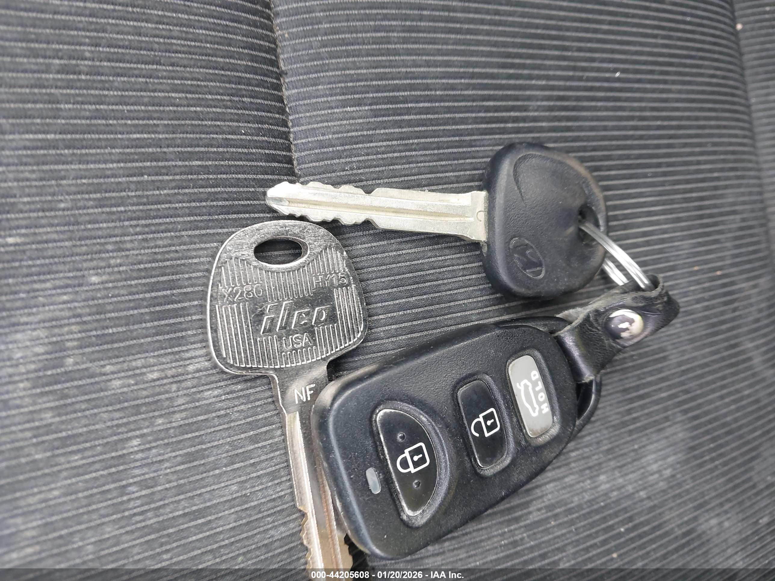 HYUNDAI ELANTRA image 11