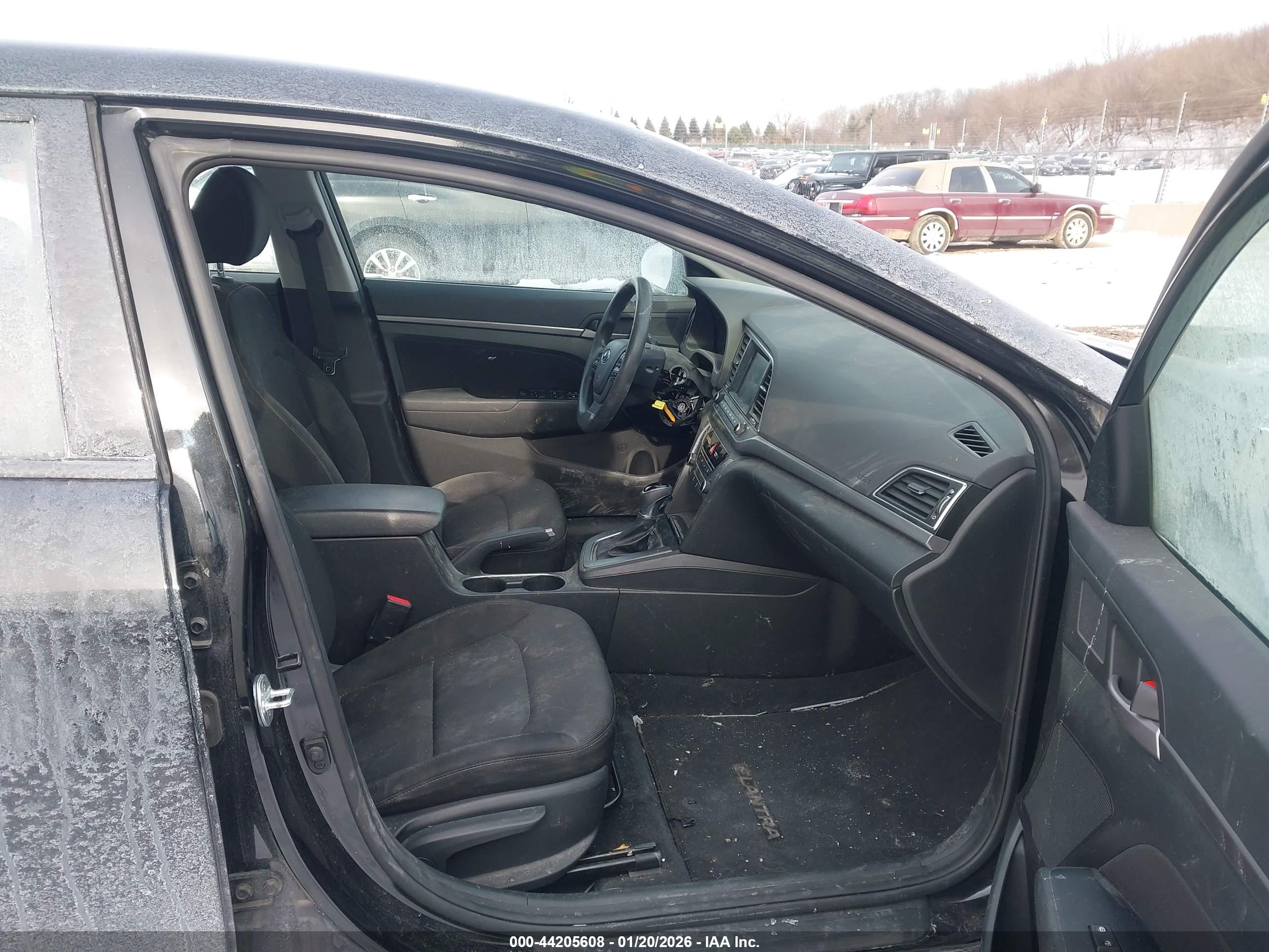 HYUNDAI ELANTRA image 5