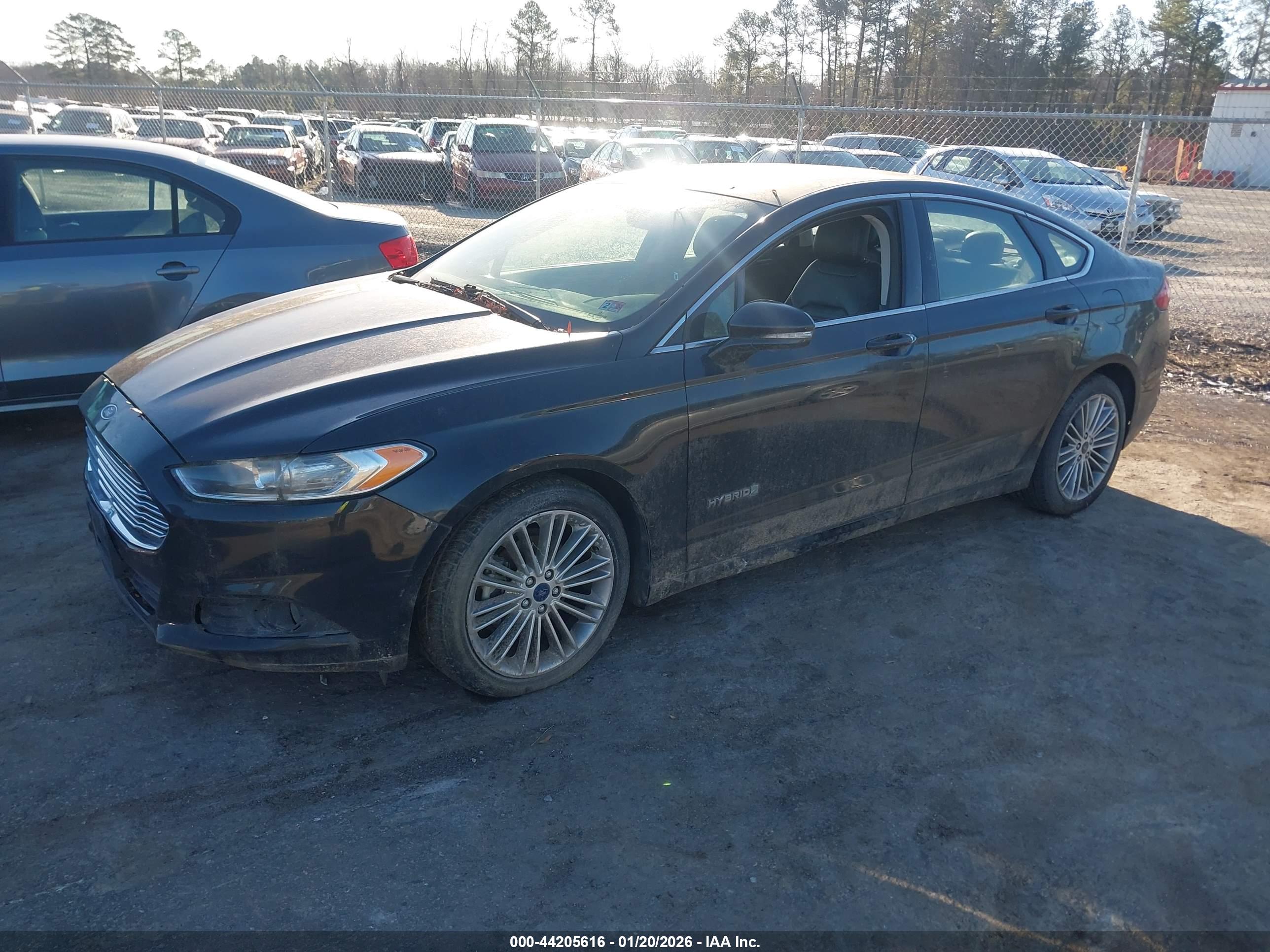 FORD FUSION image 2