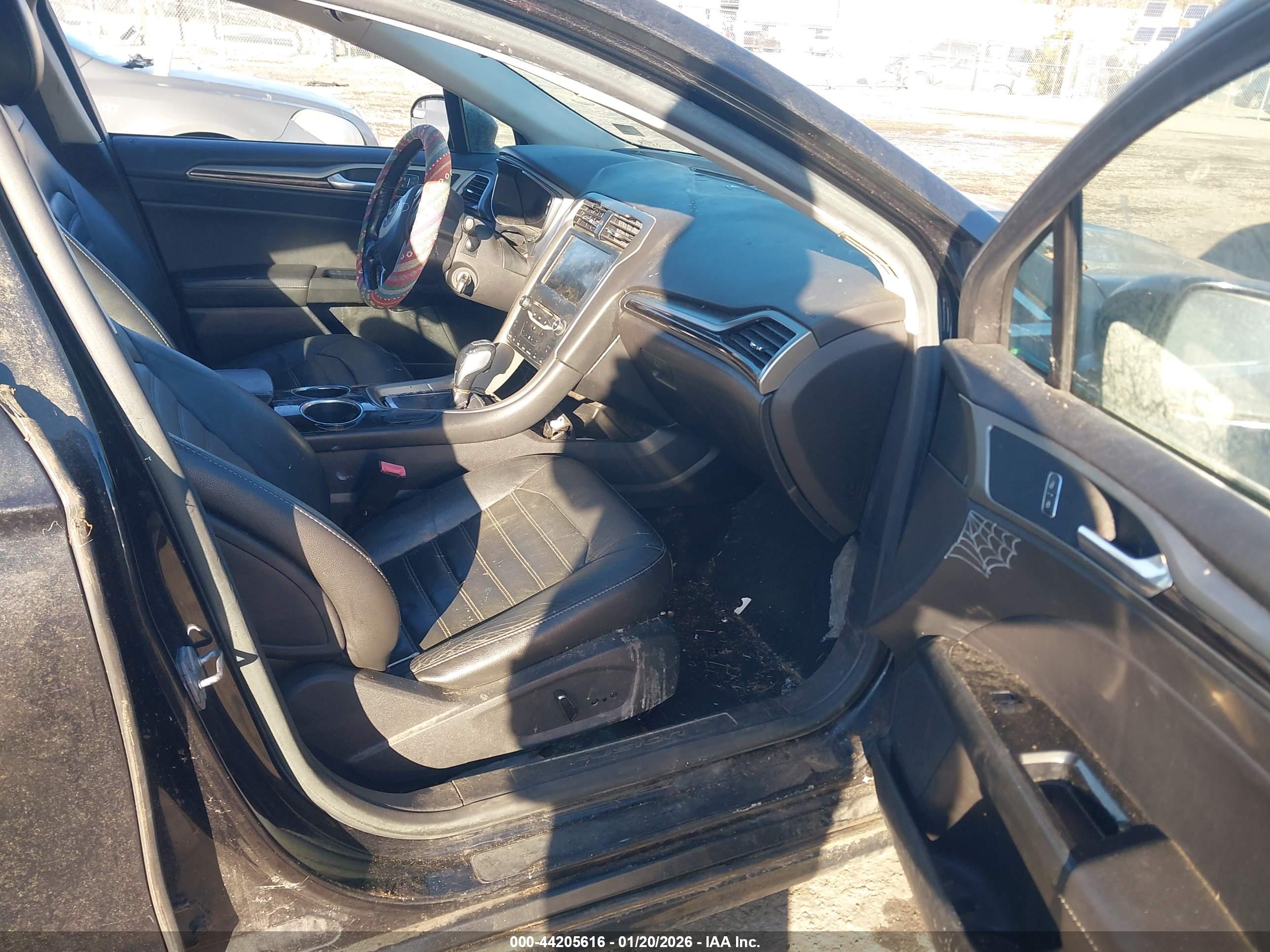 FORD FUSION image 5