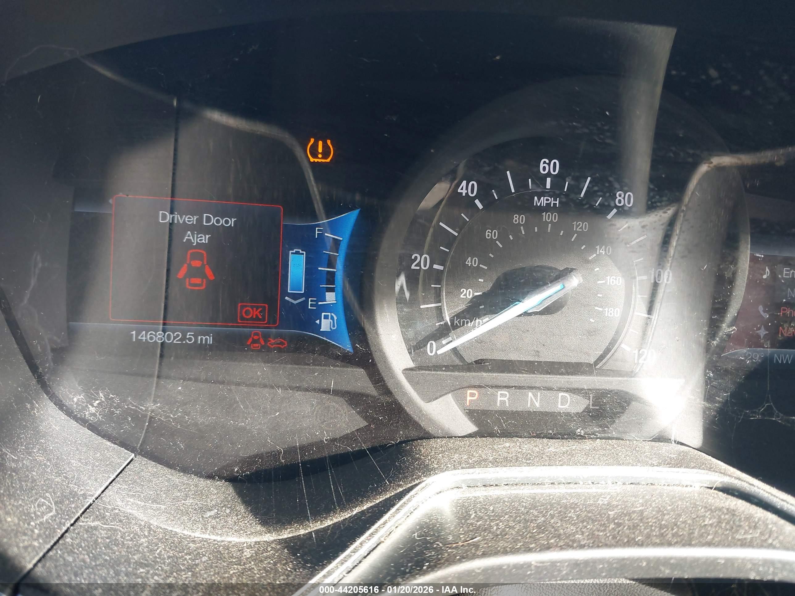 FORD FUSION image 7