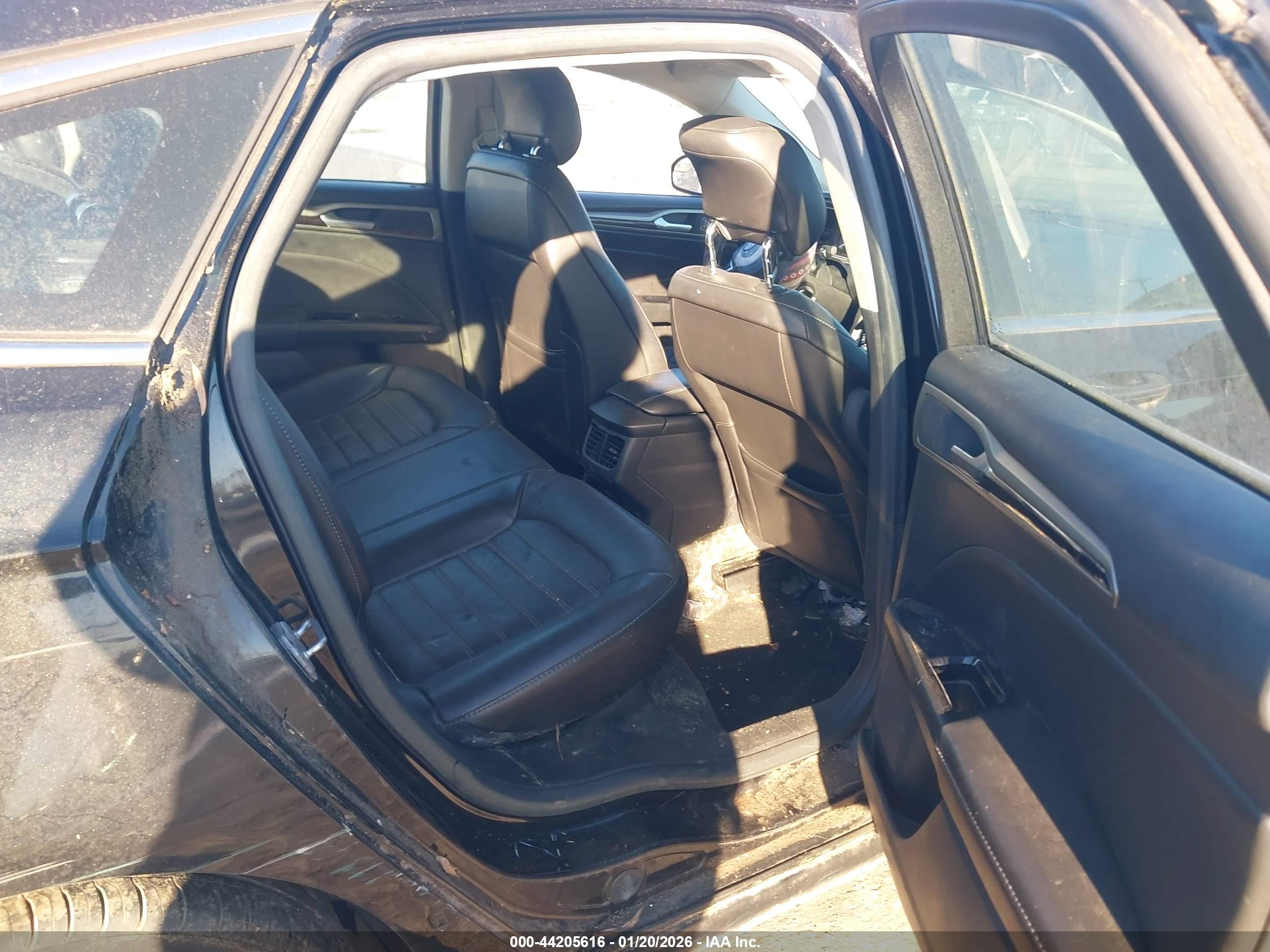 FORD FUSION image 8