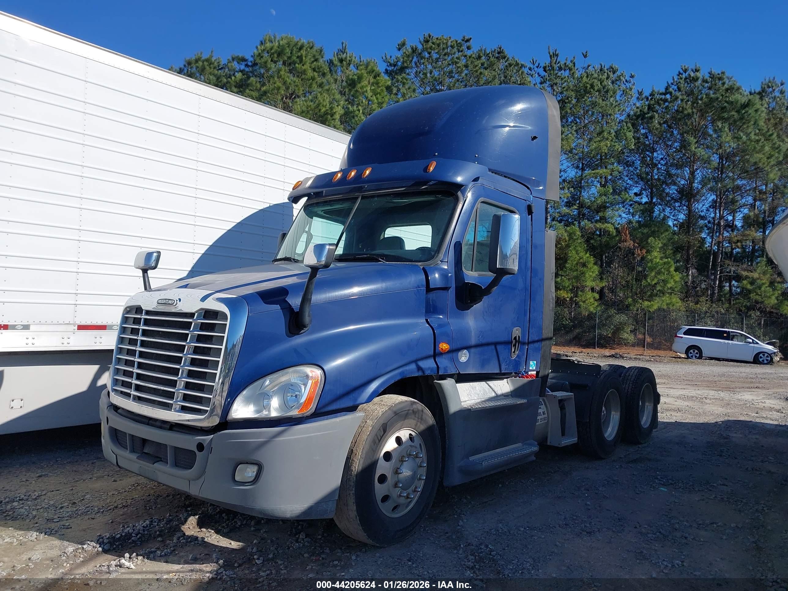 FREIGHTLINER CASCADIA image 2
