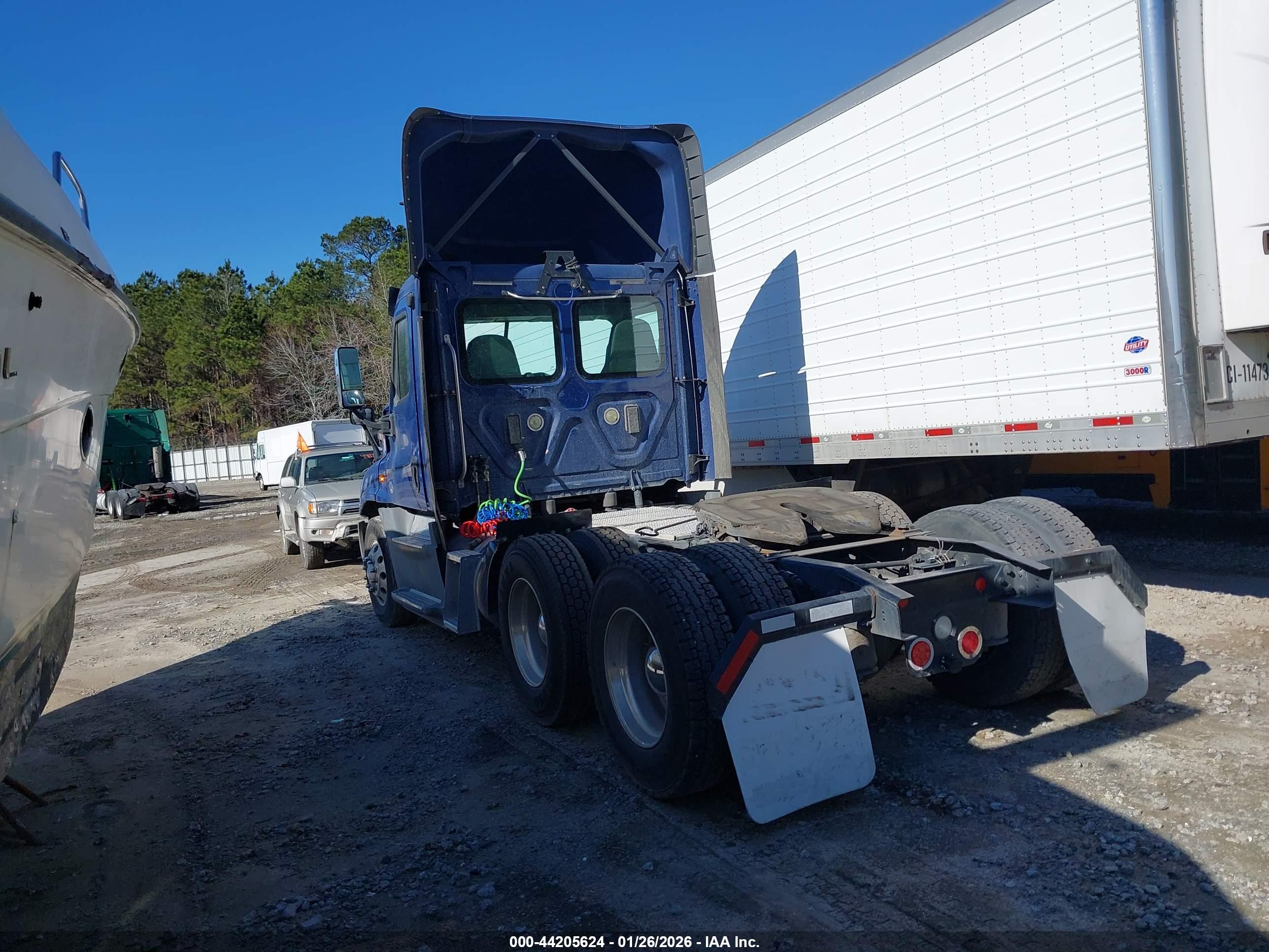 FREIGHTLINER CASCADIA image 3