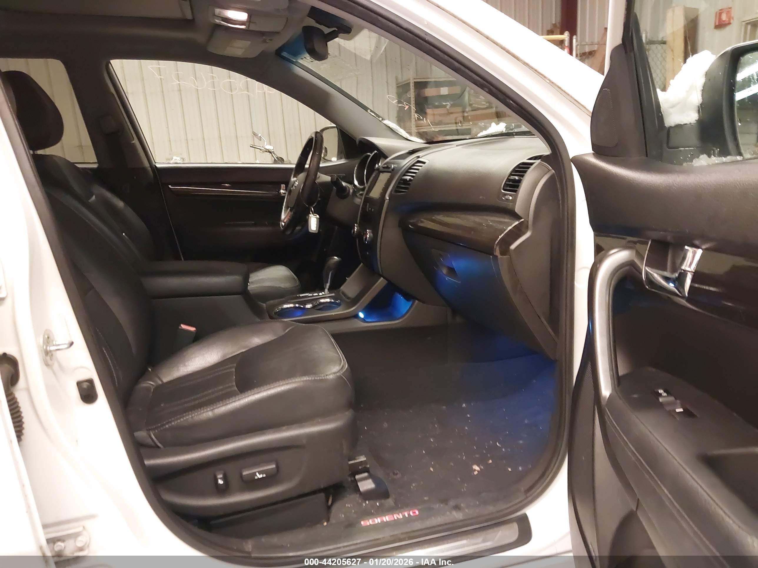 KIA SORENTO image 5