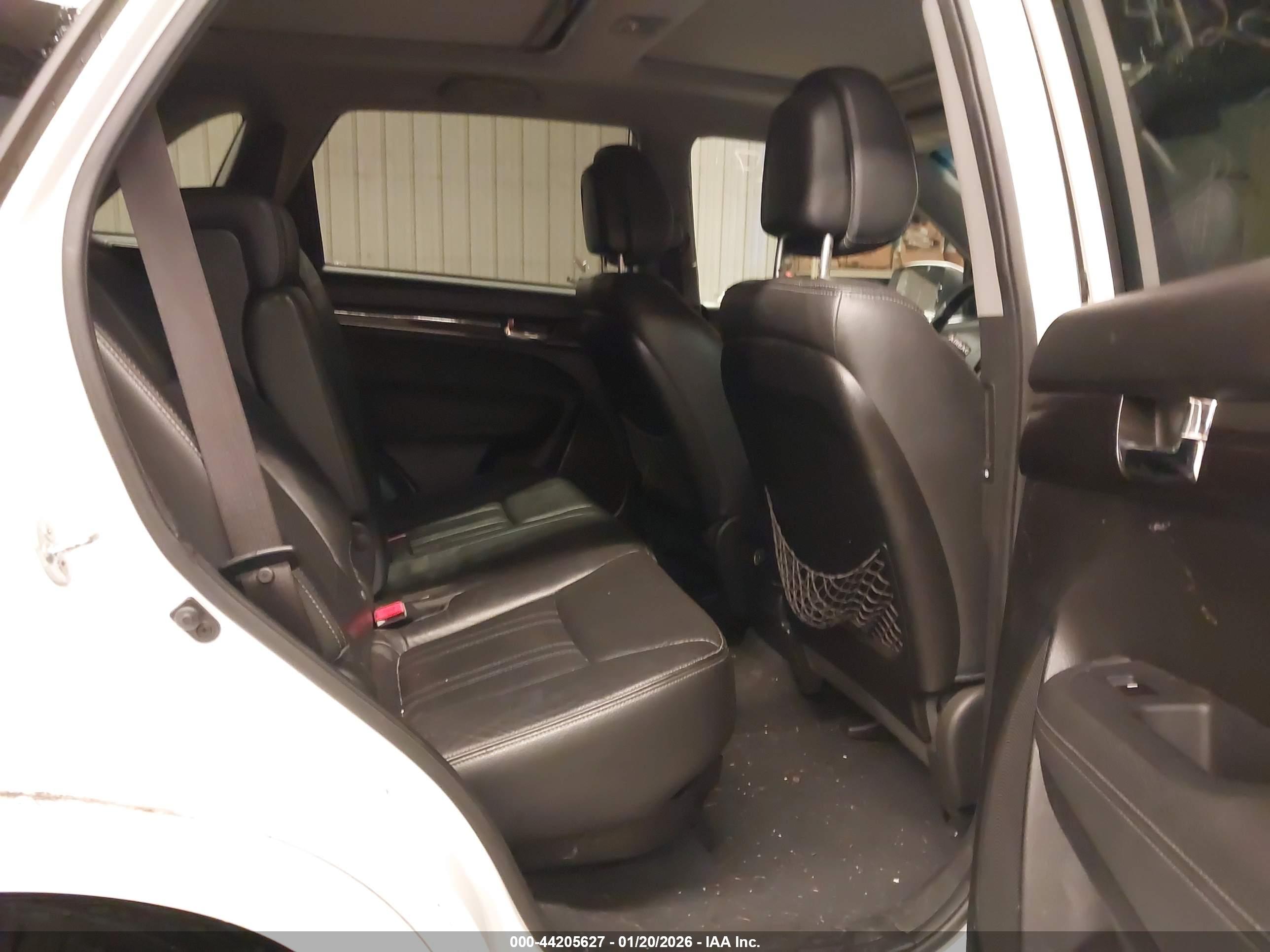 KIA SORENTO image 8