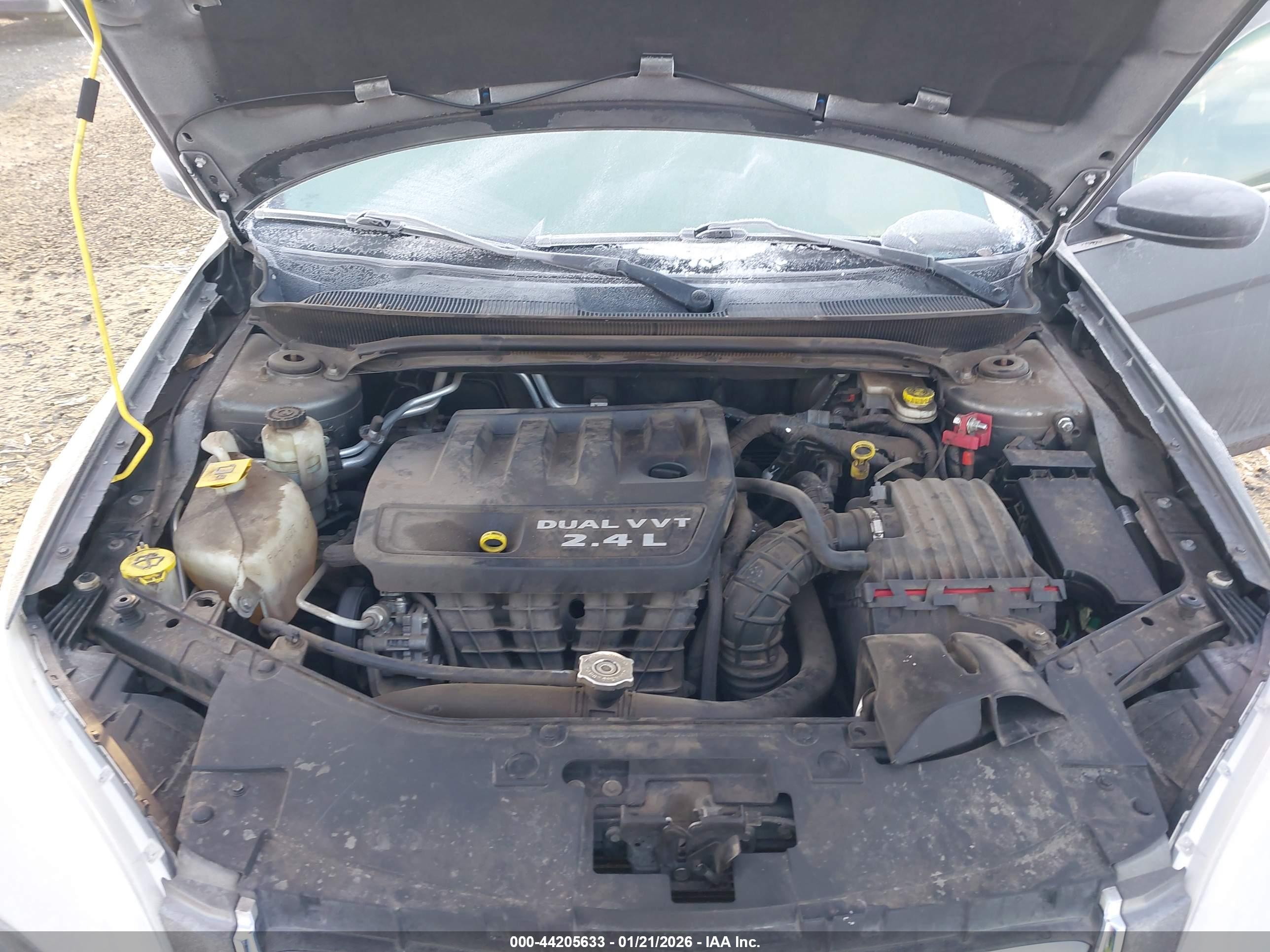 CHRYSLER 200 image 10