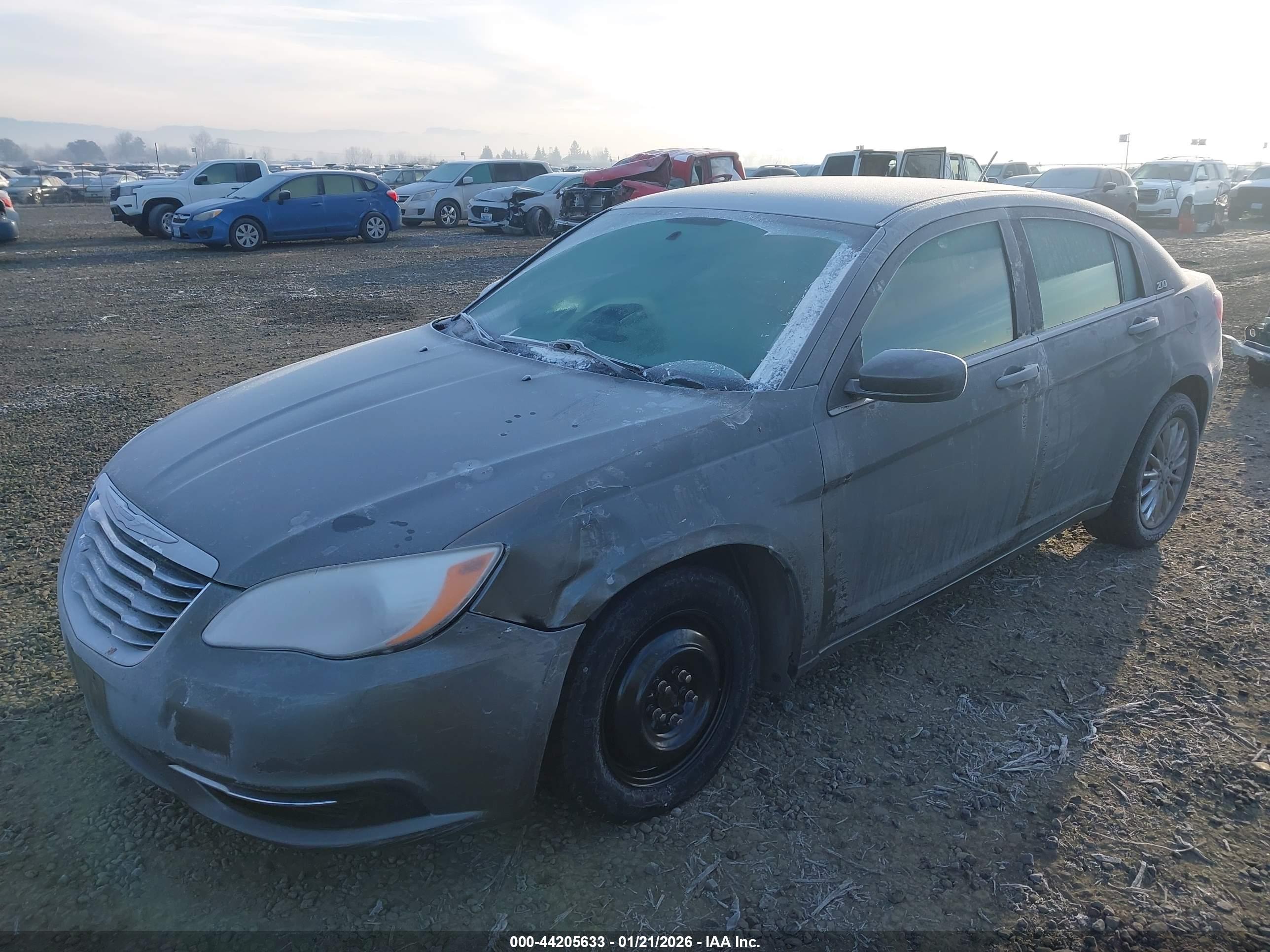 CHRYSLER 200 image 2