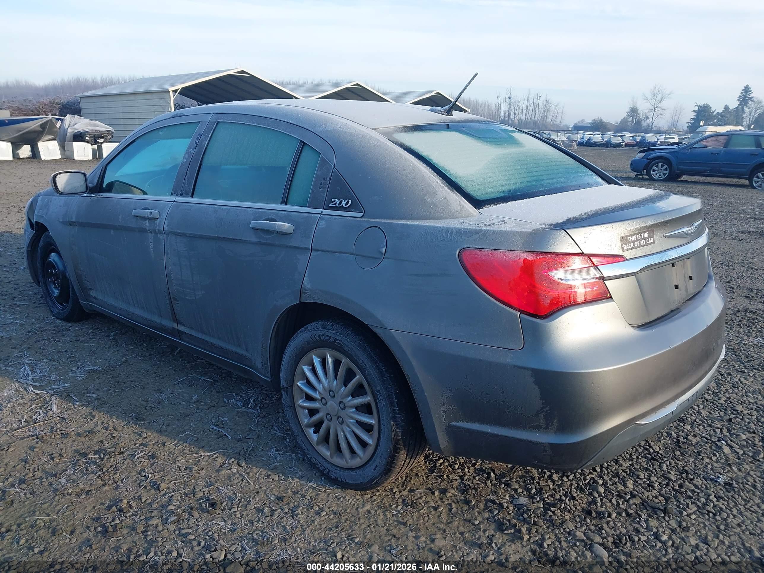 CHRYSLER 200 image 3