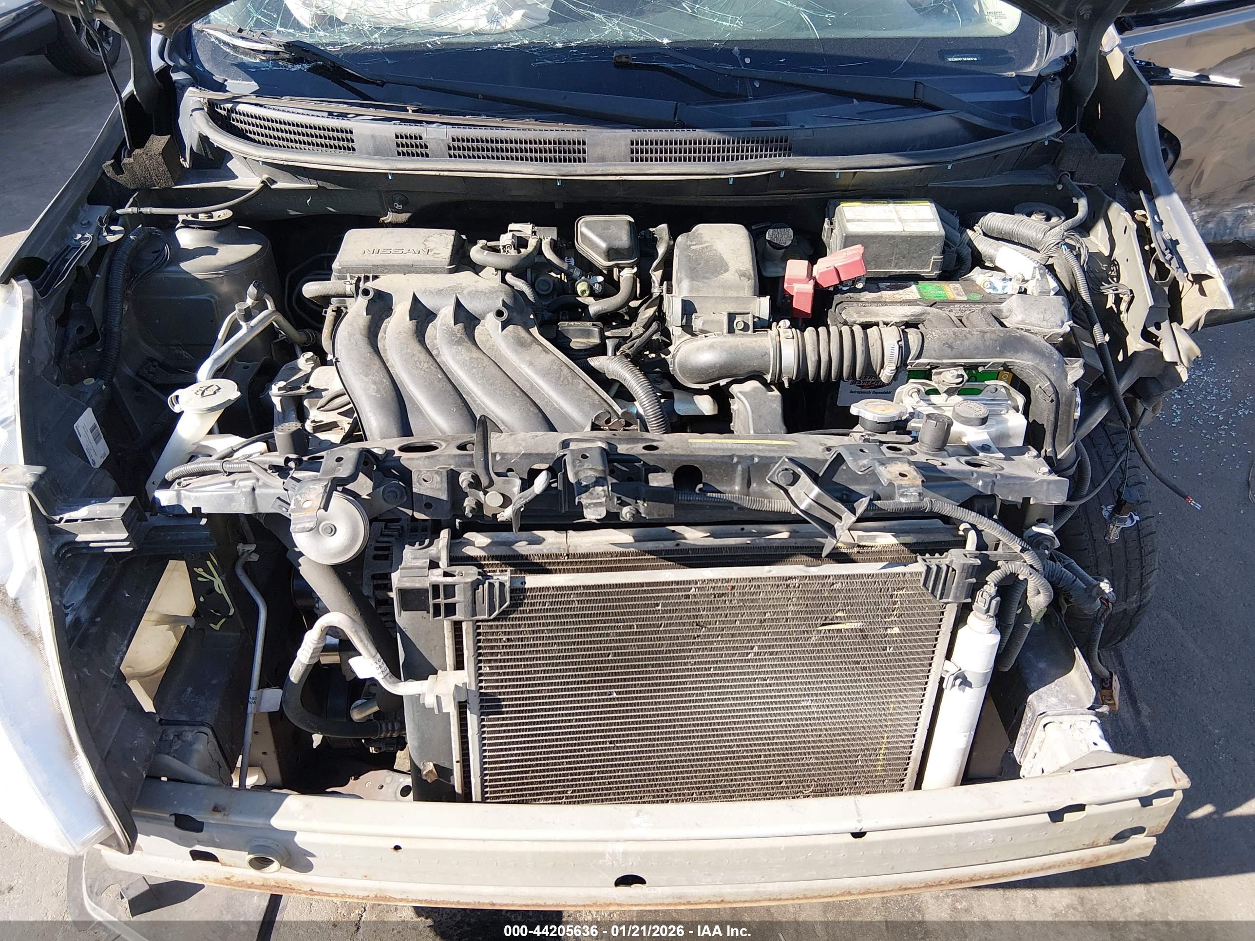 NISSAN VERSA image 10