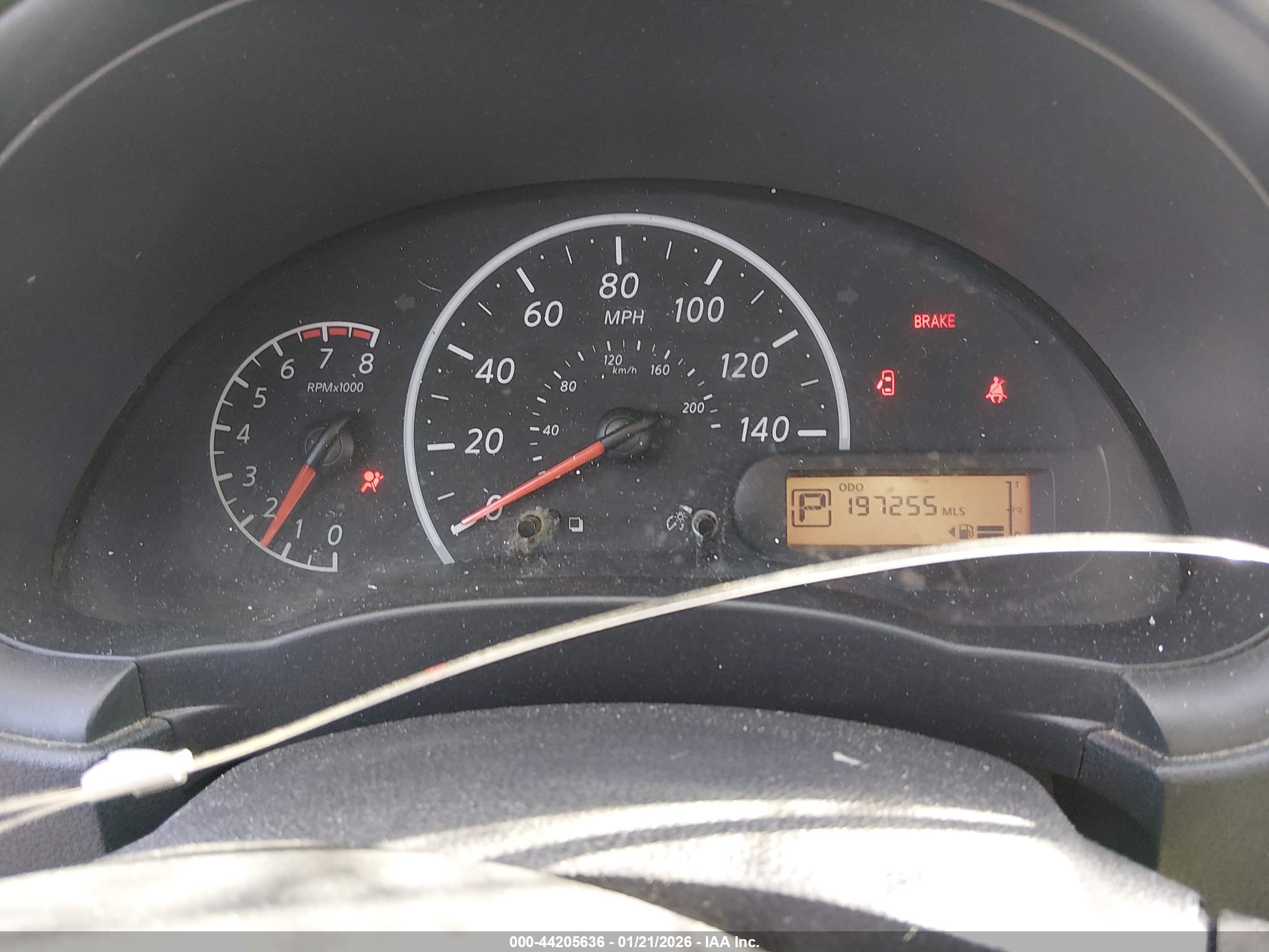 NISSAN VERSA image 7