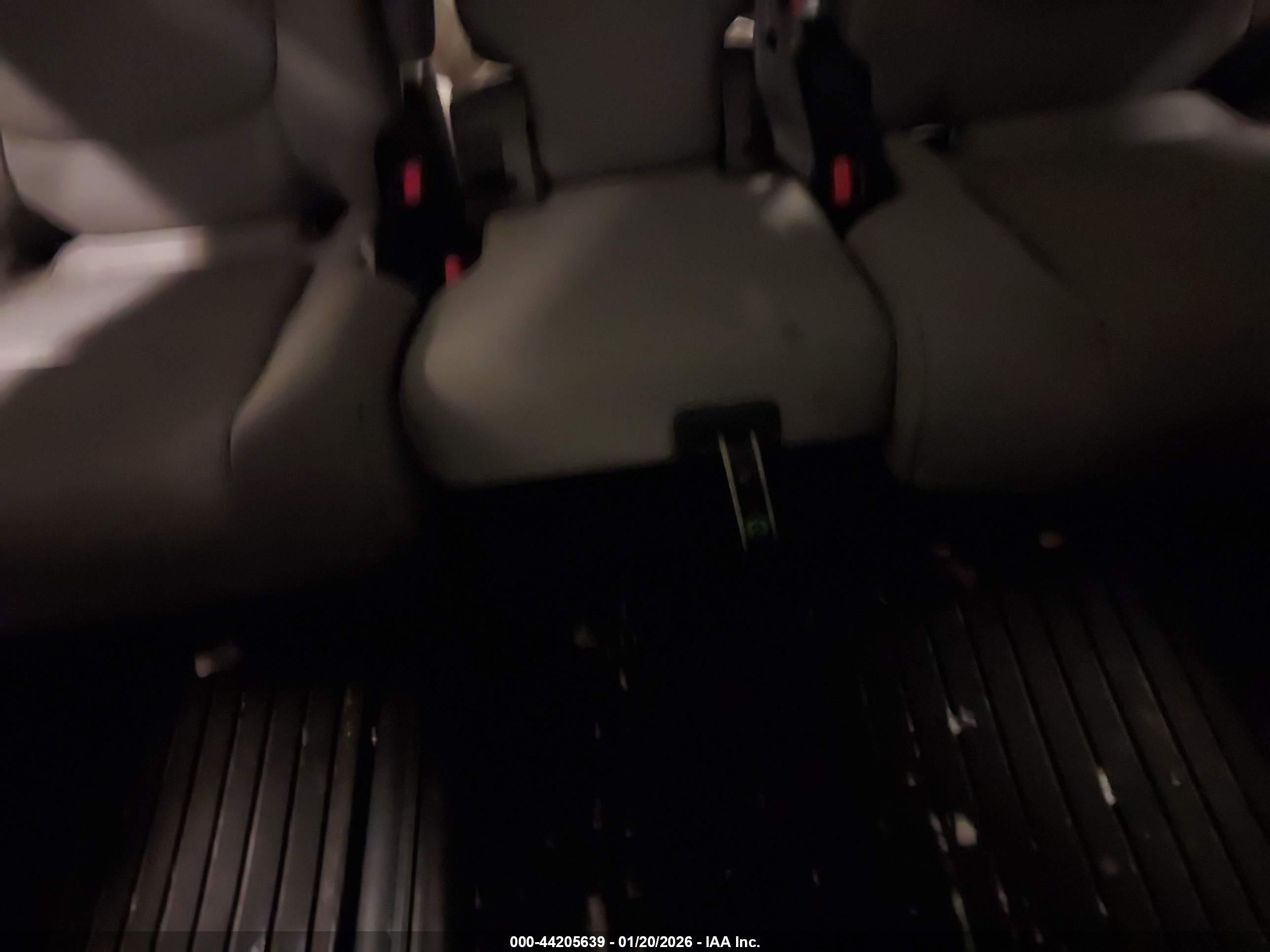 TOYOTA SIENNA image 8