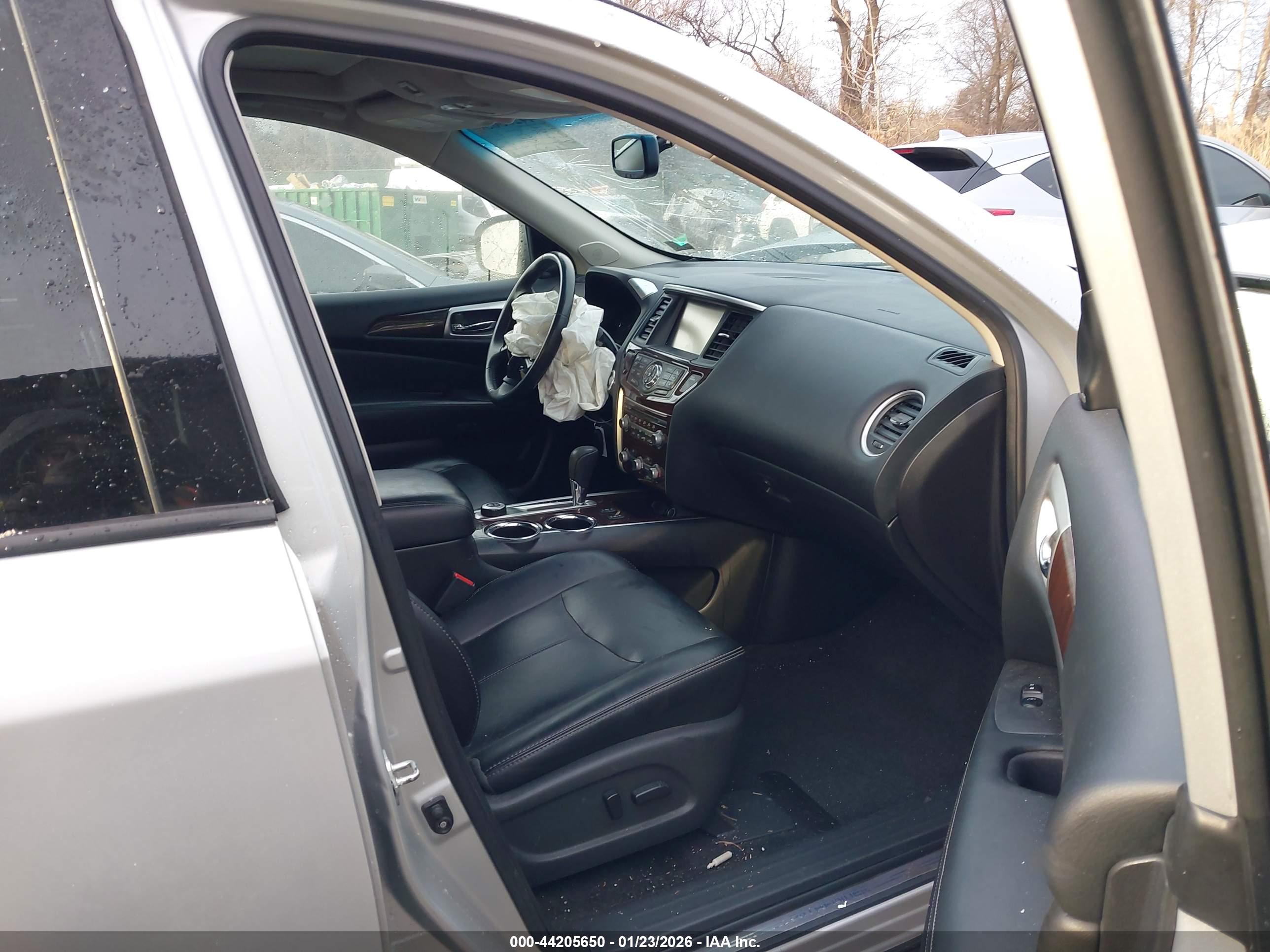 NISSAN PATHFINDER image 5