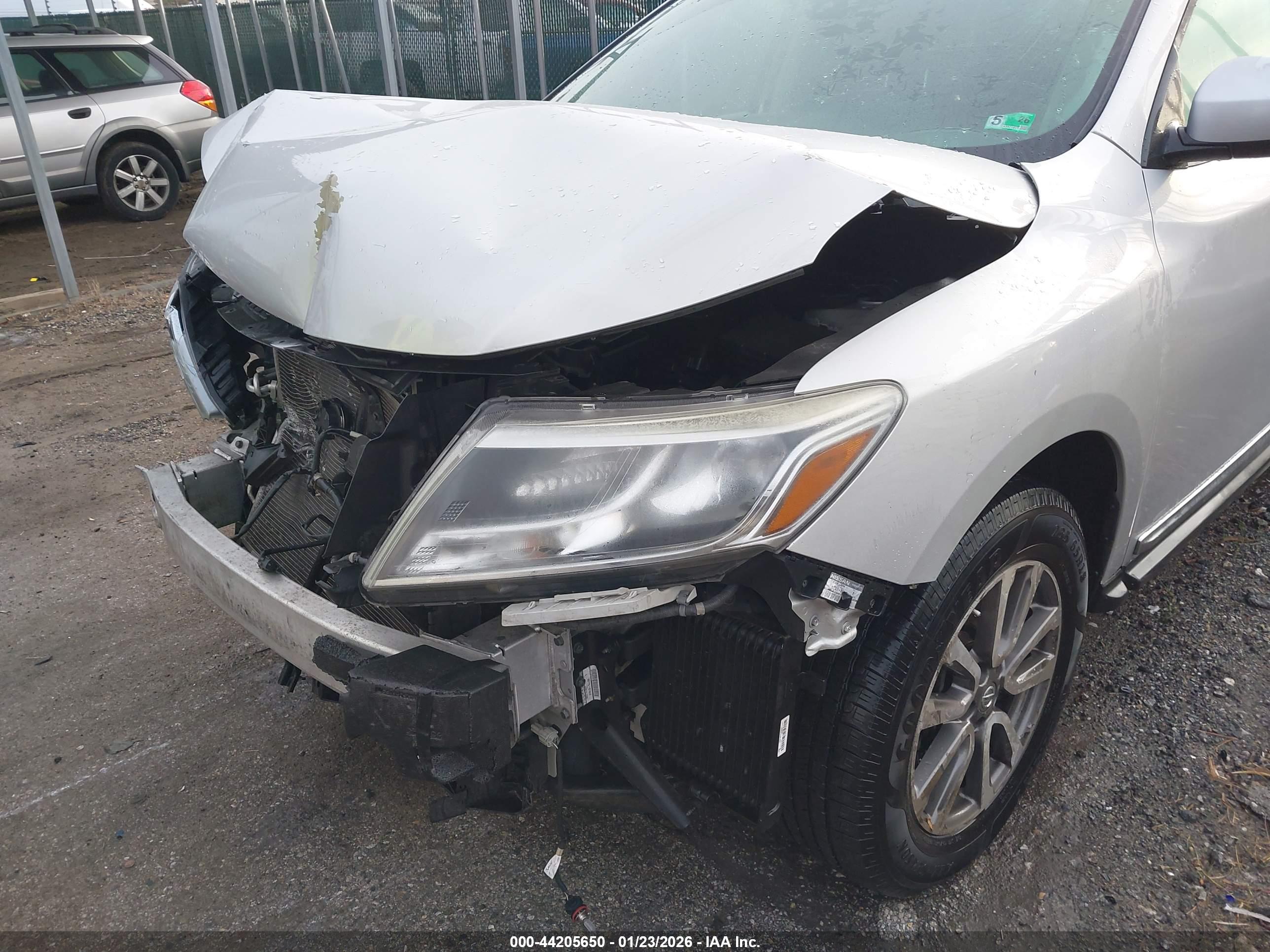 NISSAN PATHFINDER image 6