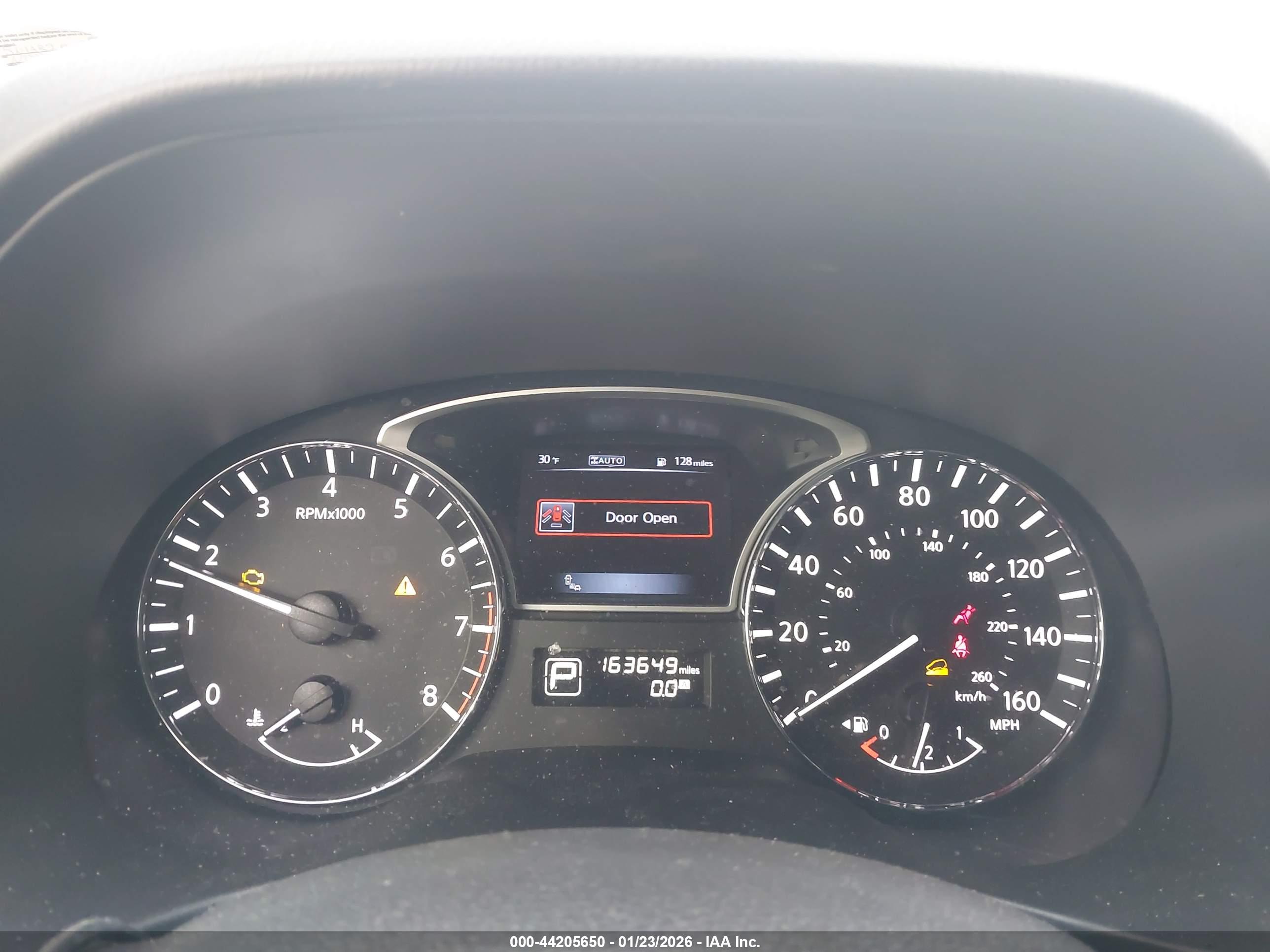 NISSAN PATHFINDER image 7