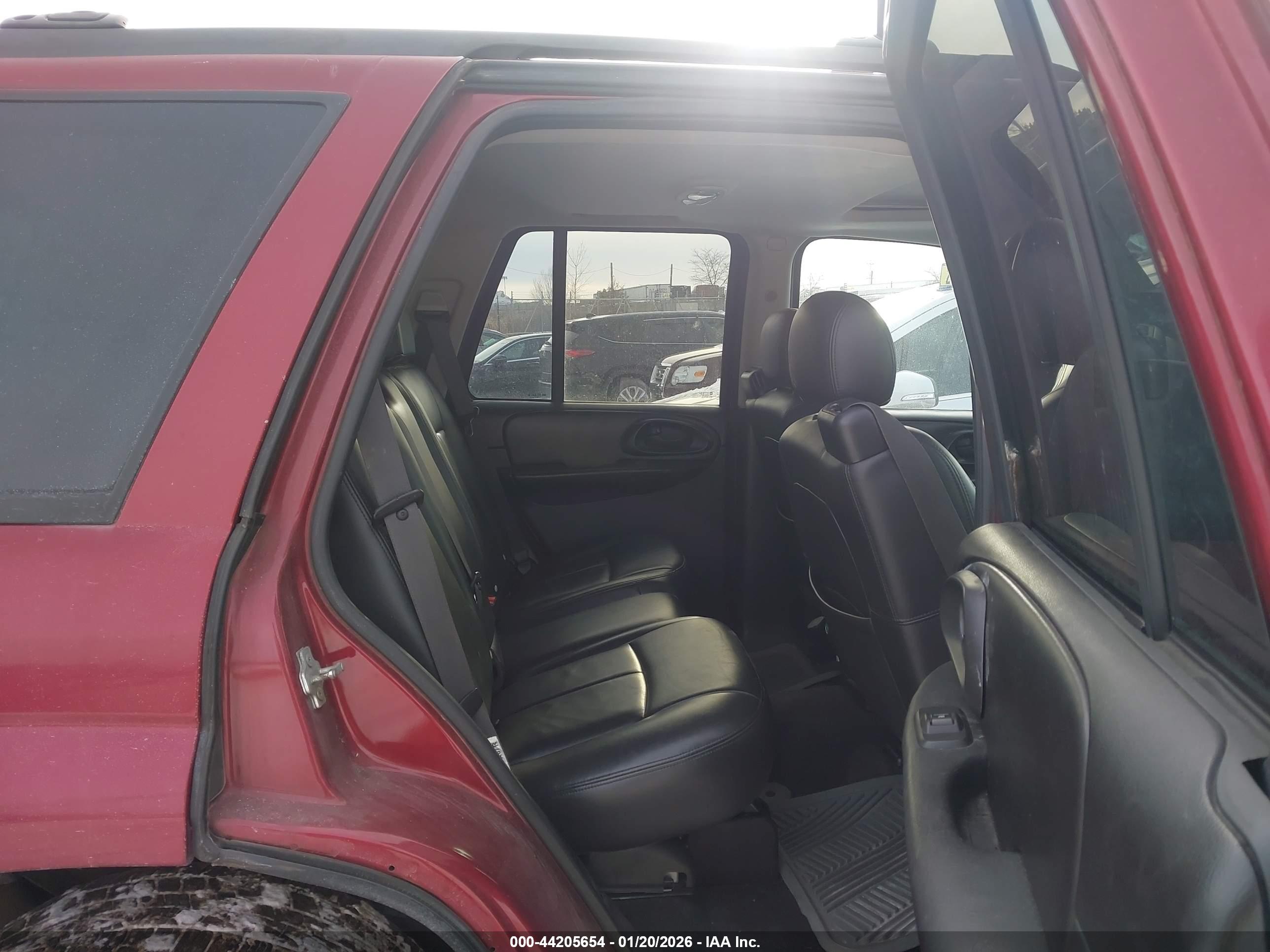 CHEVROLET TRAILBLAZER image 8