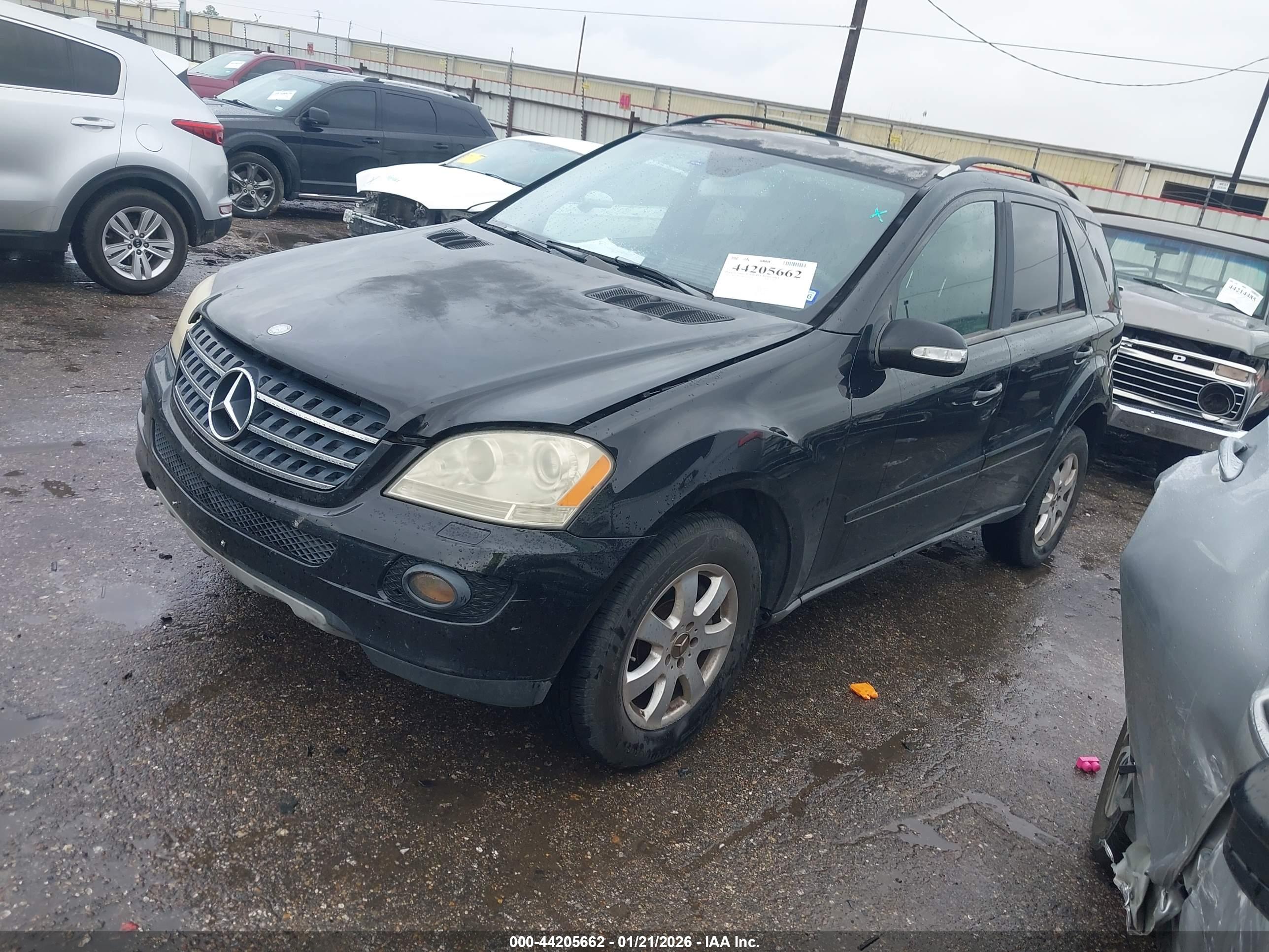 MERCEDES-BENZ ML image 2