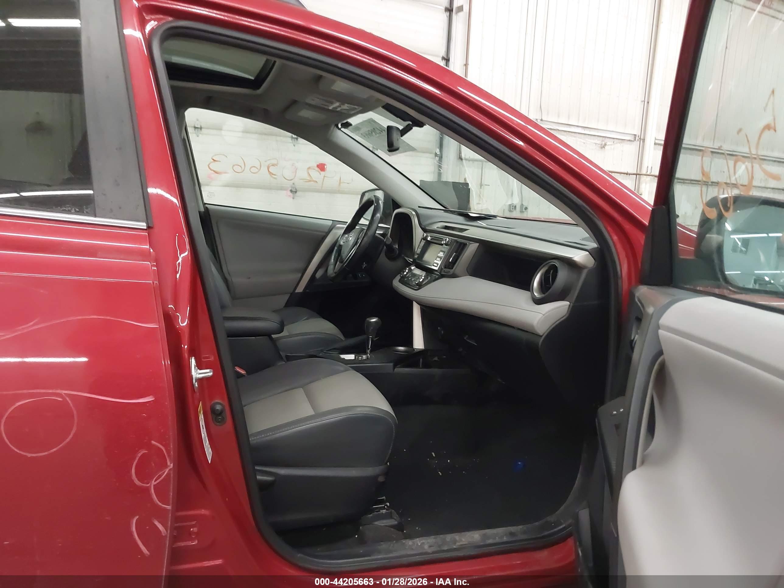 TOYOTA RAV4 image 5