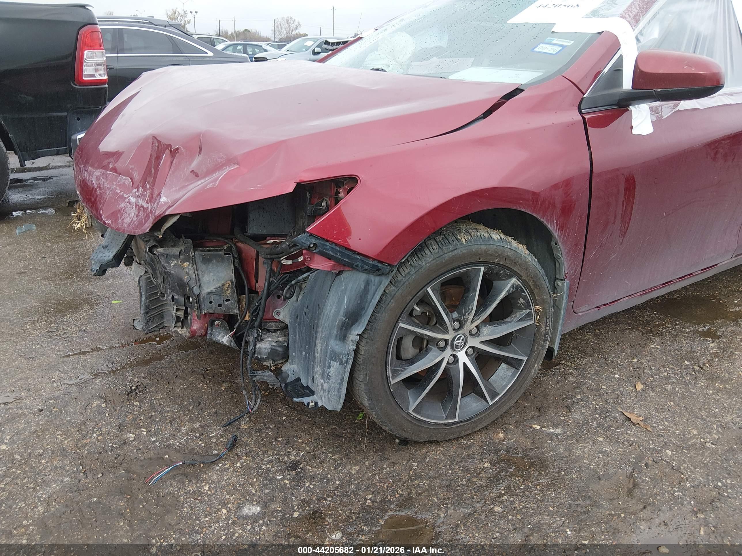 TOYOTA CAMRY image 6