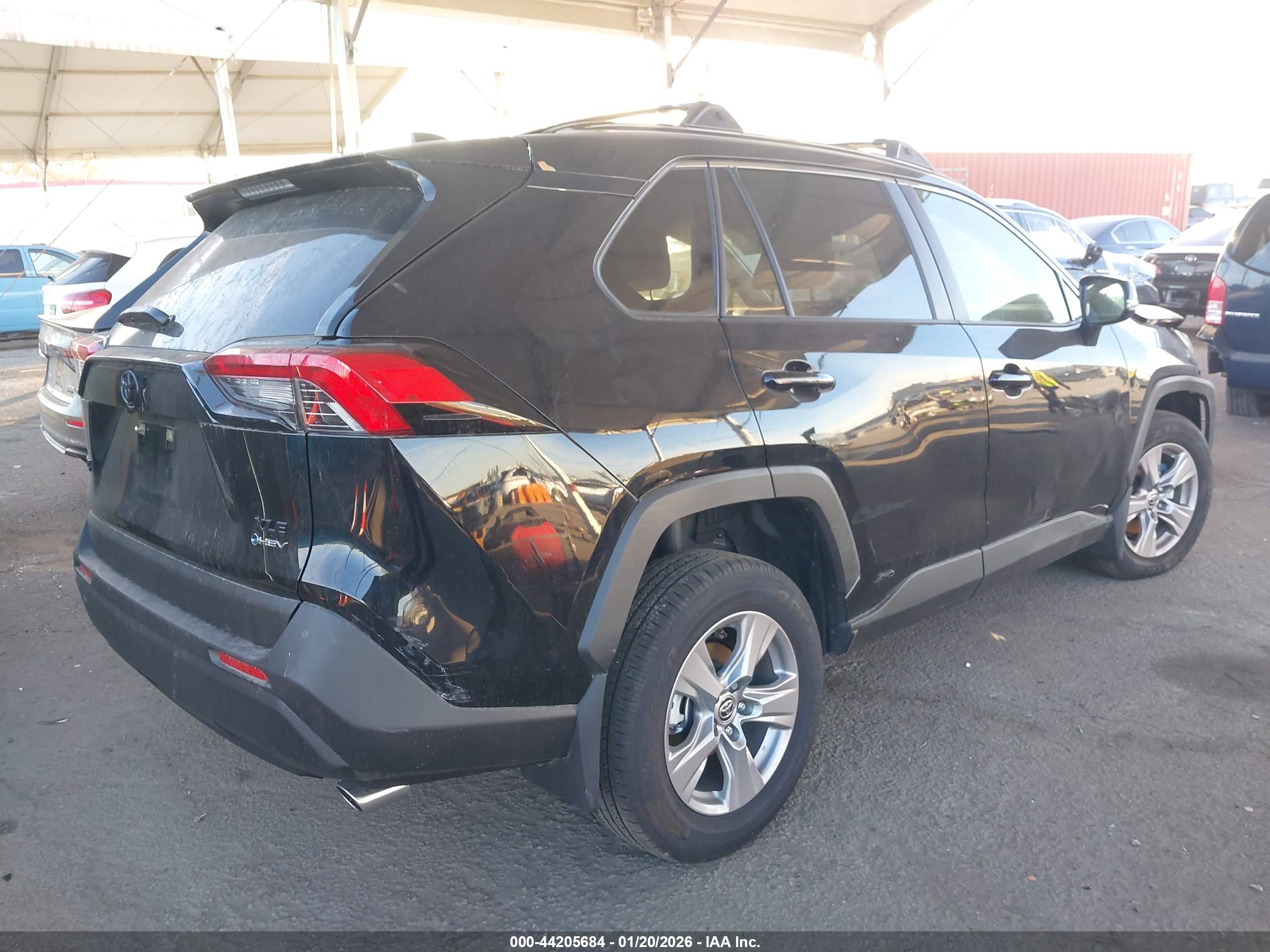 TOYOTA RAV4 image 4