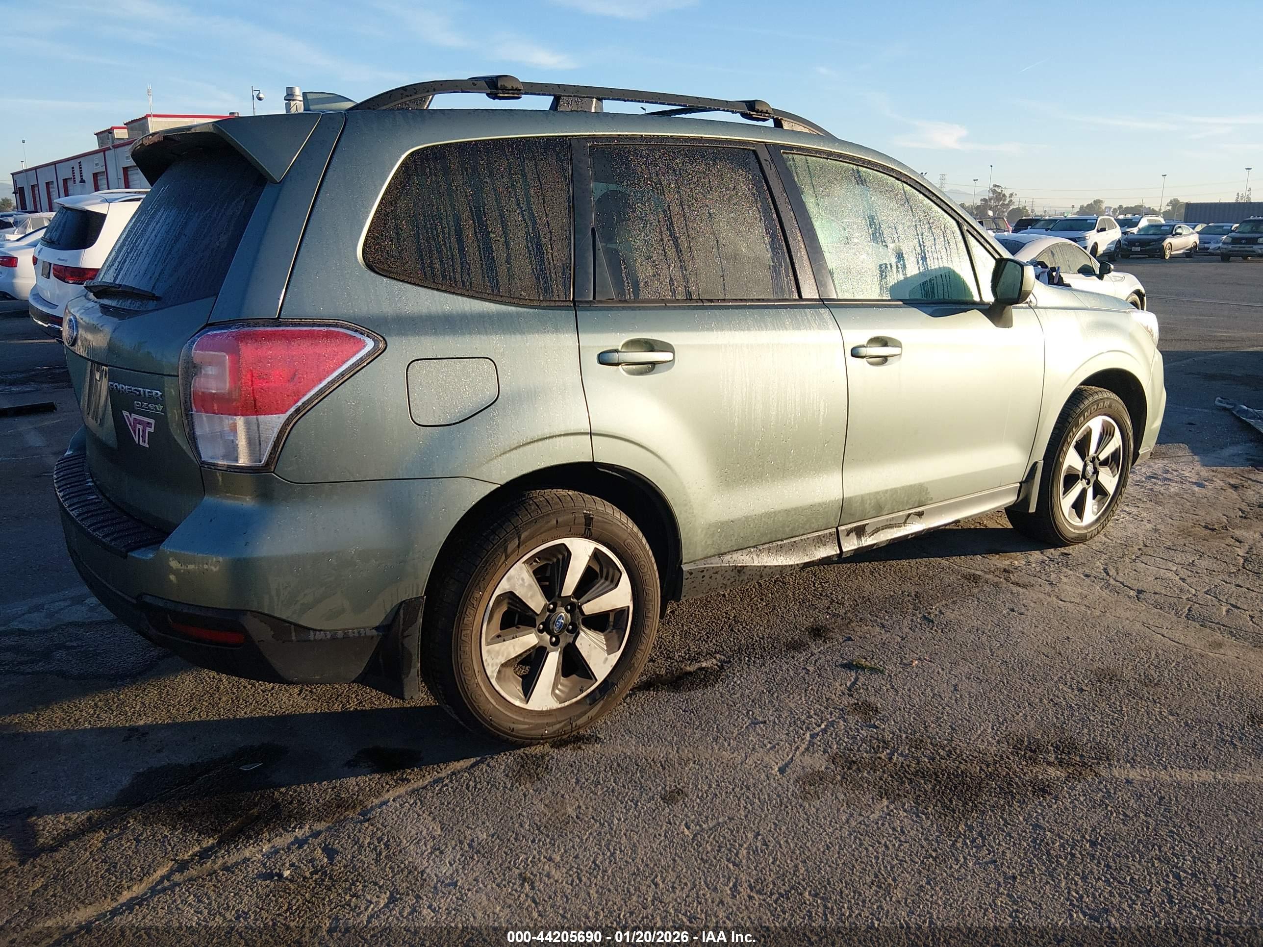 SUBARU FORESTER image 4
