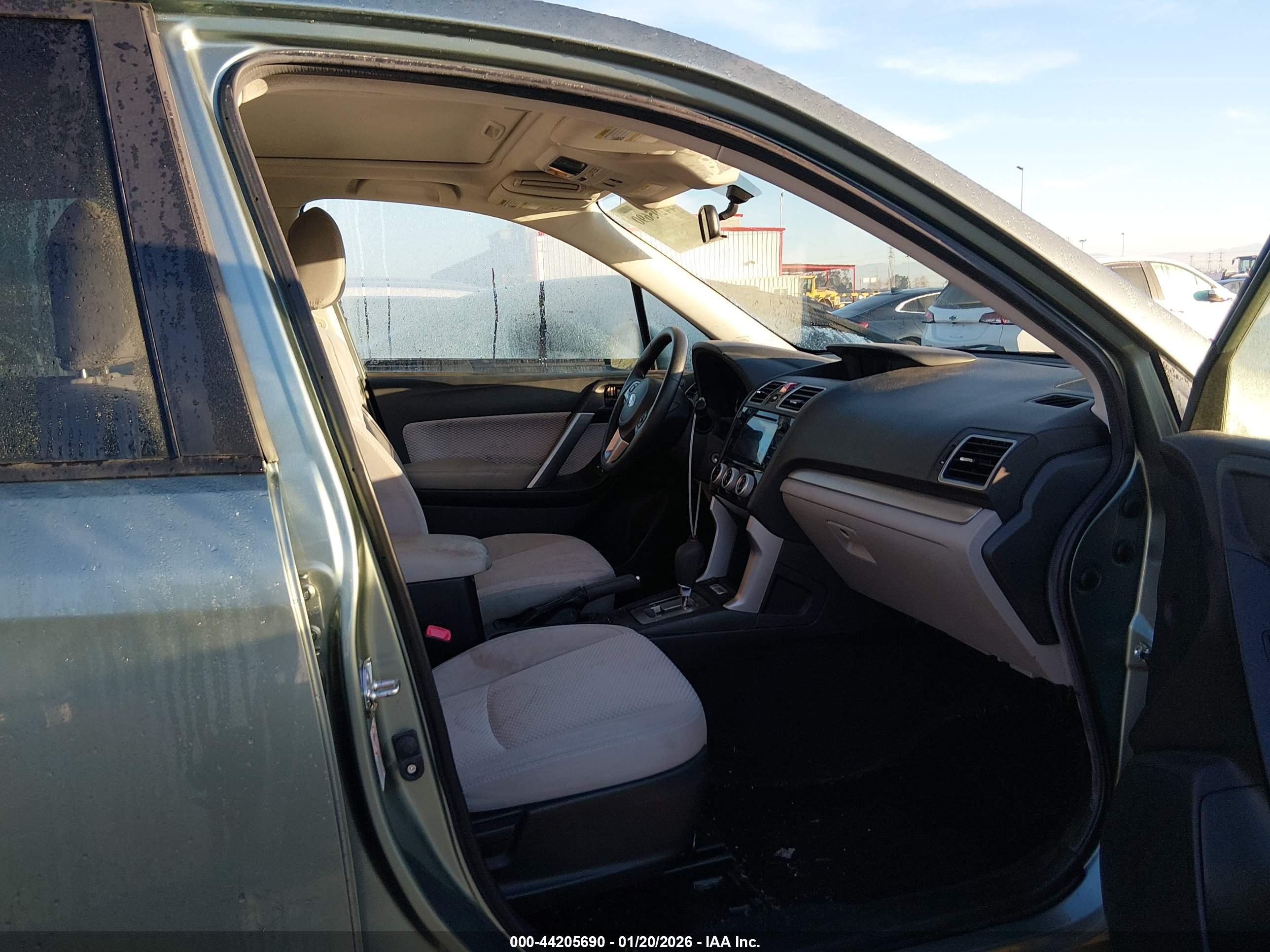 SUBARU FORESTER image 5