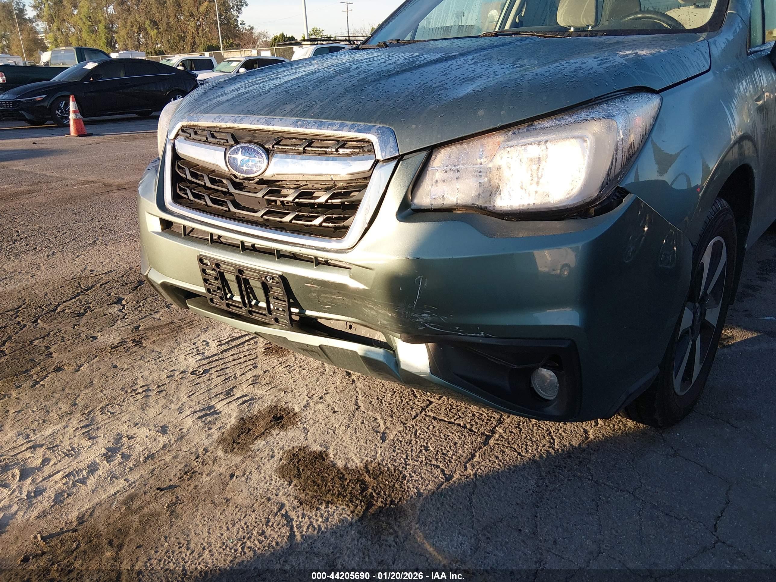SUBARU FORESTER image 6