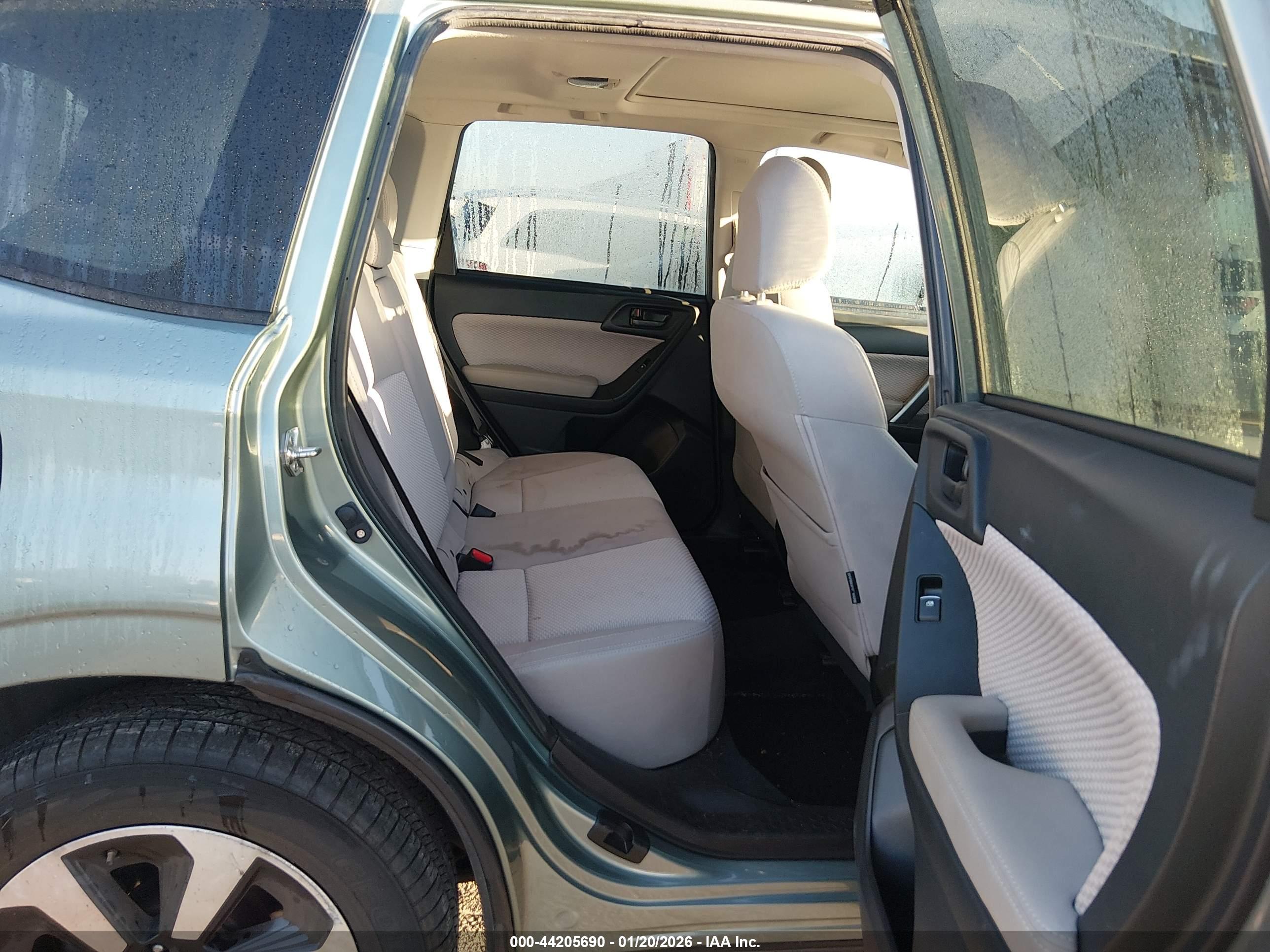 SUBARU FORESTER image 8