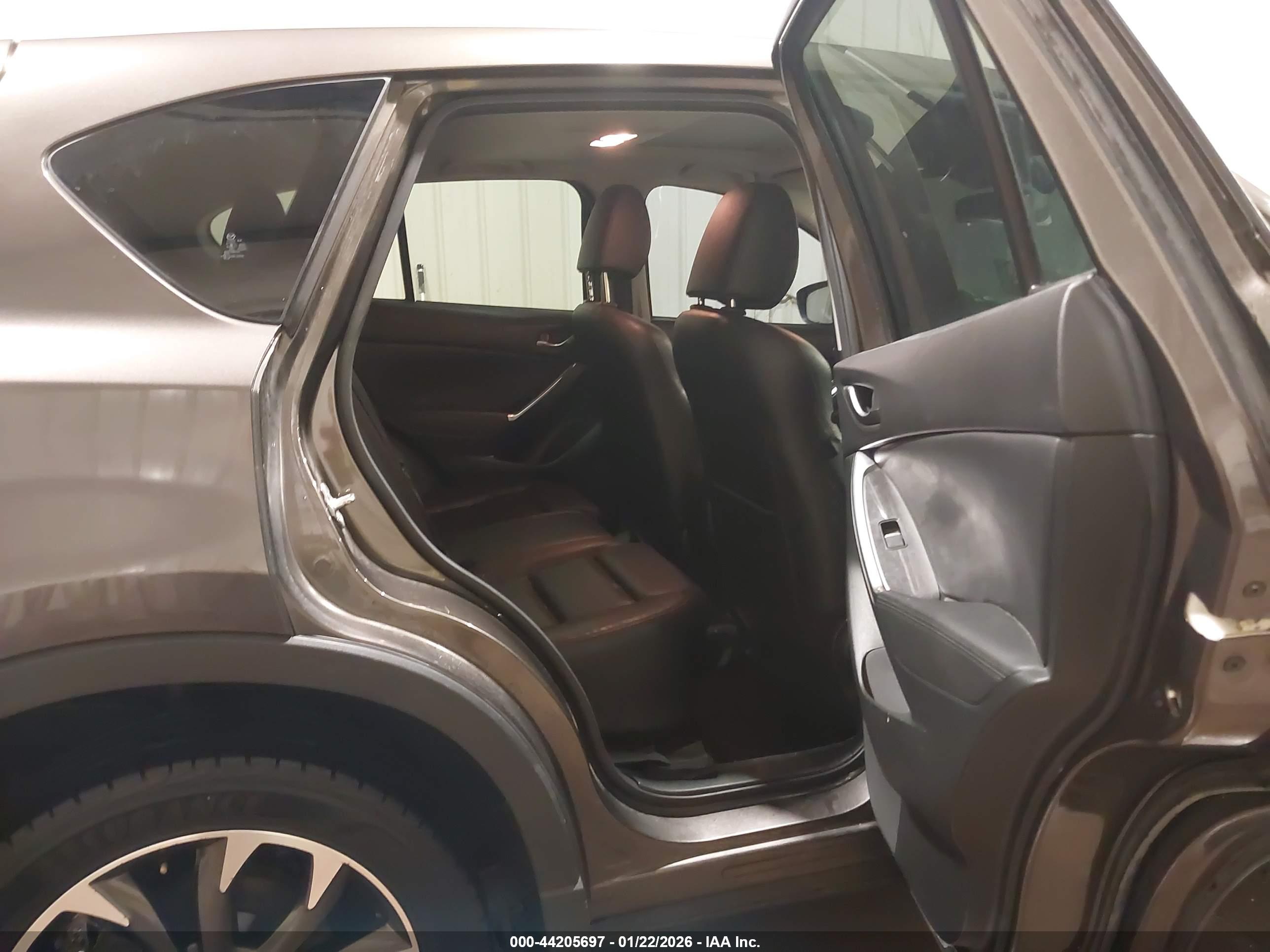 MAZDA CX-5 image 8
